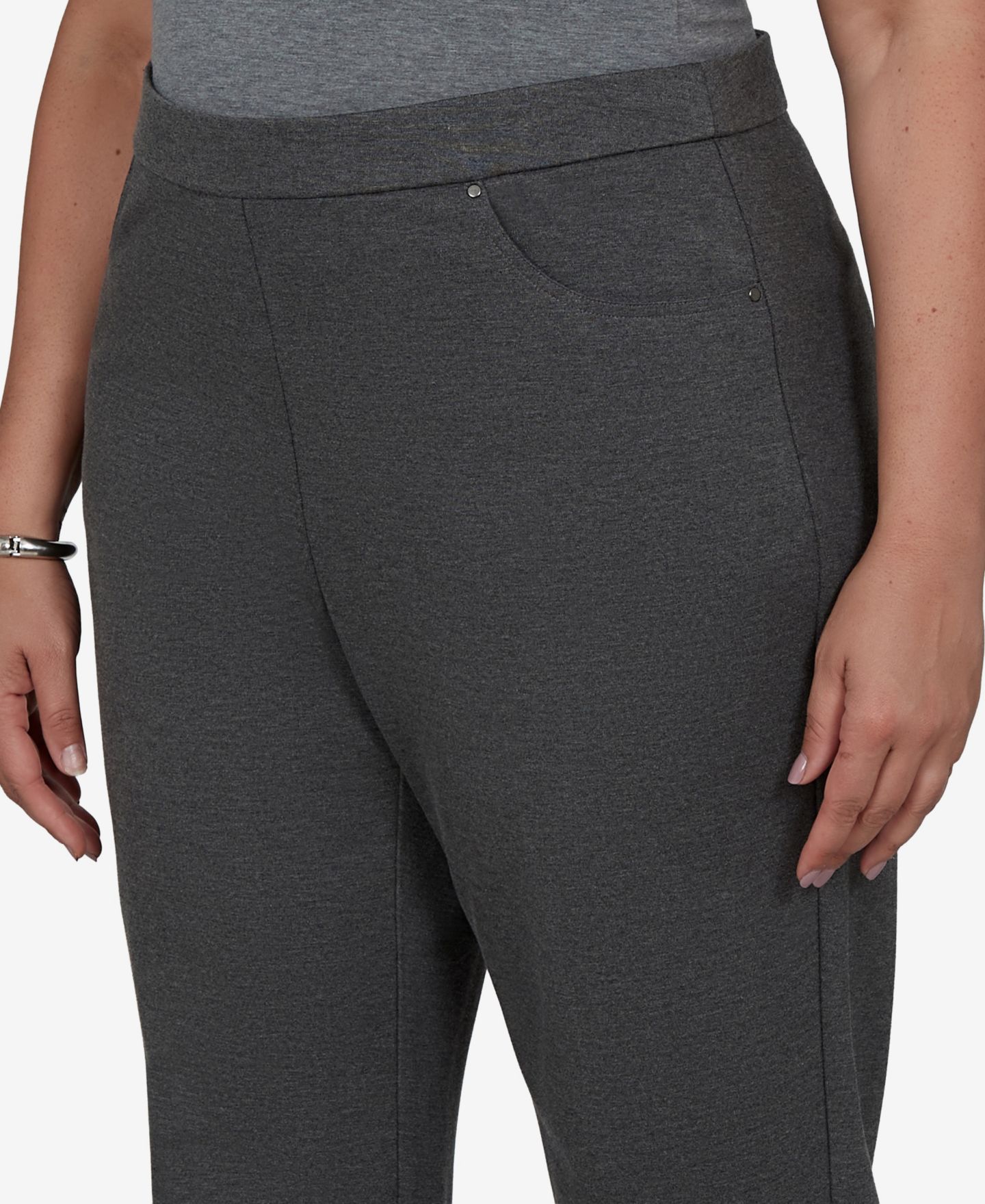 Женские брюки Alfred Dunner Plus Size Pull-On Mid-Rise Ankle, цвет: Угольный — фото 5