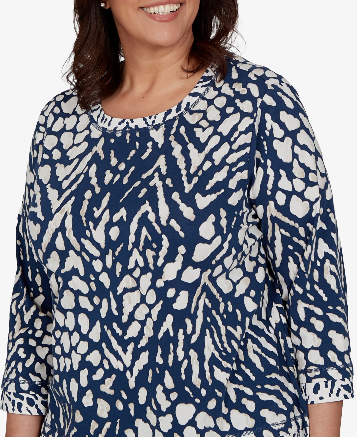 Женская футболка Alfred Dunner Plus Size 3/4-Sleeve Cotton-Blend with Pockets, цвет: Чернильный — фото 5