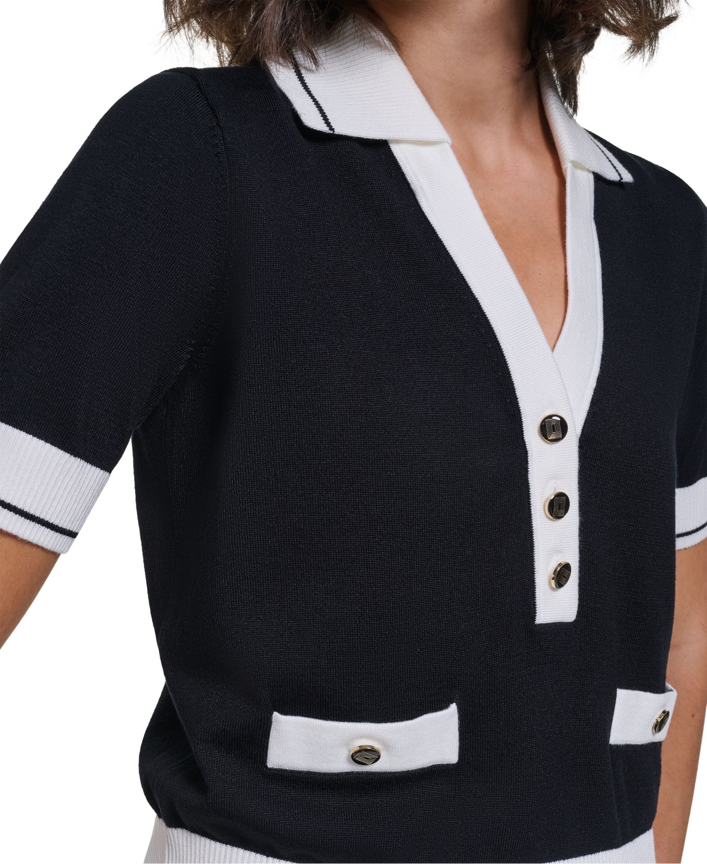 Женский свитер KARL LAGERFELD PARIS Short-Sleeve Collared, цвет: Чёрный / Мягкий белый — фото 4