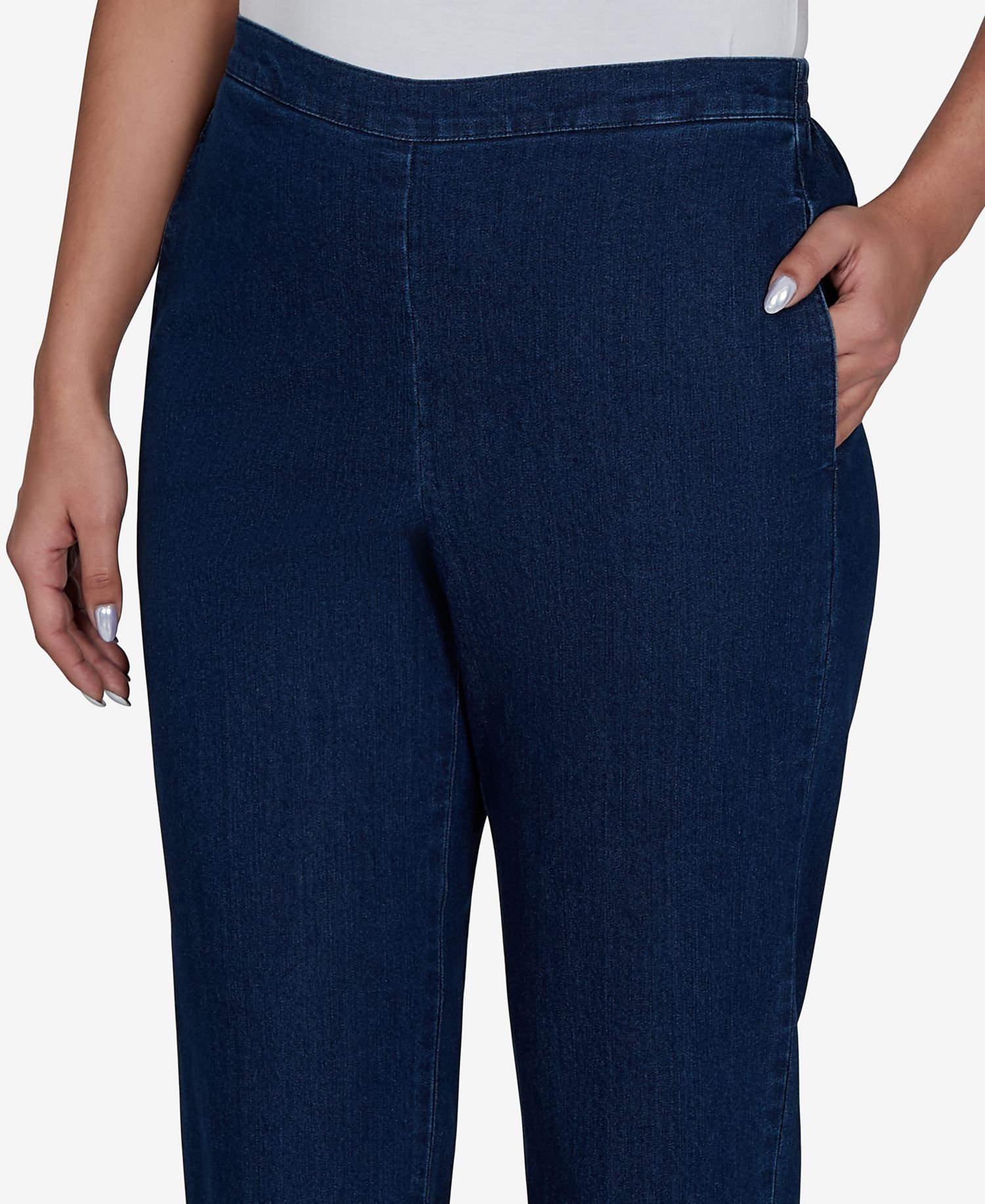 Petite Pull-On Straight Denim Pants