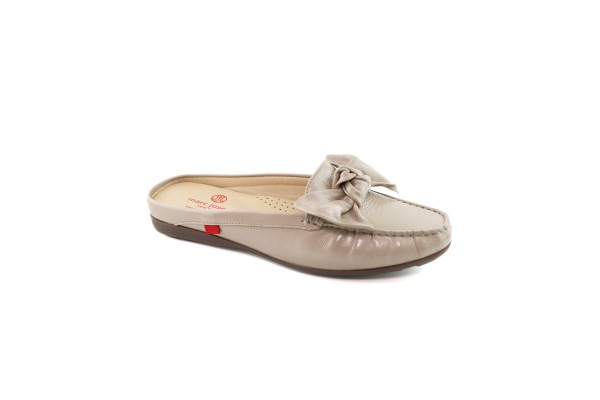 Marc Joseph New York Womens Diane St Slip On Comfort Bow Mule - Nude svelte patent leather