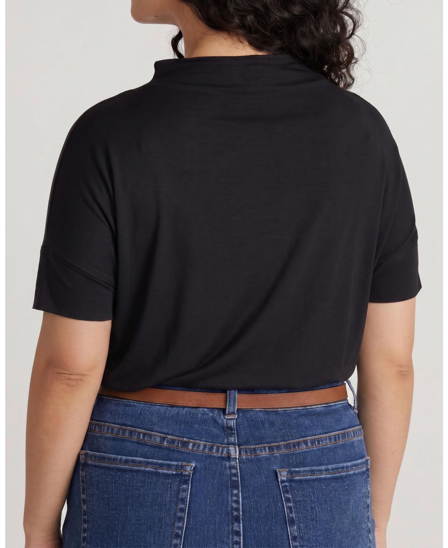 Женский топ Universal Standard Plus Size Petra Liquid Jersey, цвет: Чёрный — фото 2
