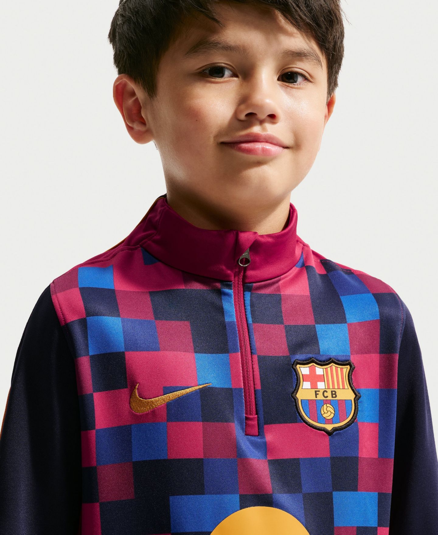 Детское джерси Nike Big Boys and Girls Garnet Barcelona 2026/27 Strike Dri-FIT Long Sleeve Quarter-Zip Drill Jersey — фото 6