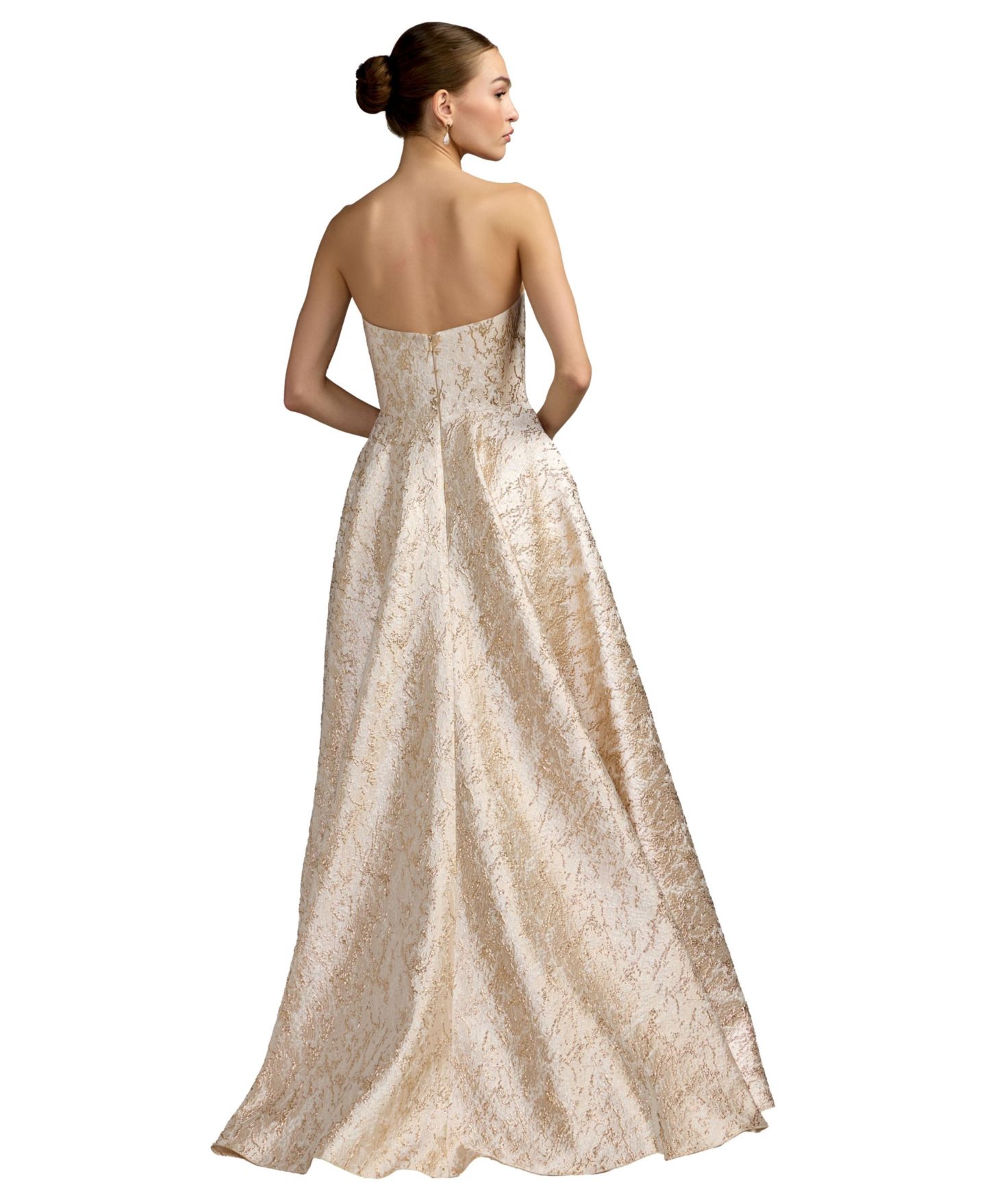 Женское платье Mac Duggal Strapless Metallic Brocade Ball Gown, цвет: Шампань золотой — фото 2