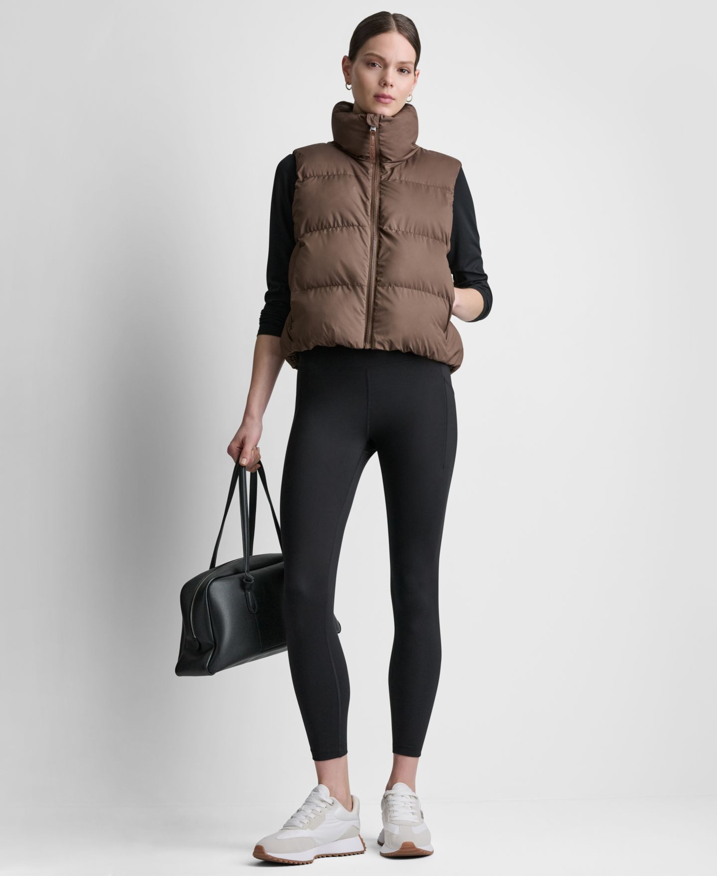Женский жилет DKNY Sport Mock Neck Puffer Vest, цвет: Чёрный — фото 11