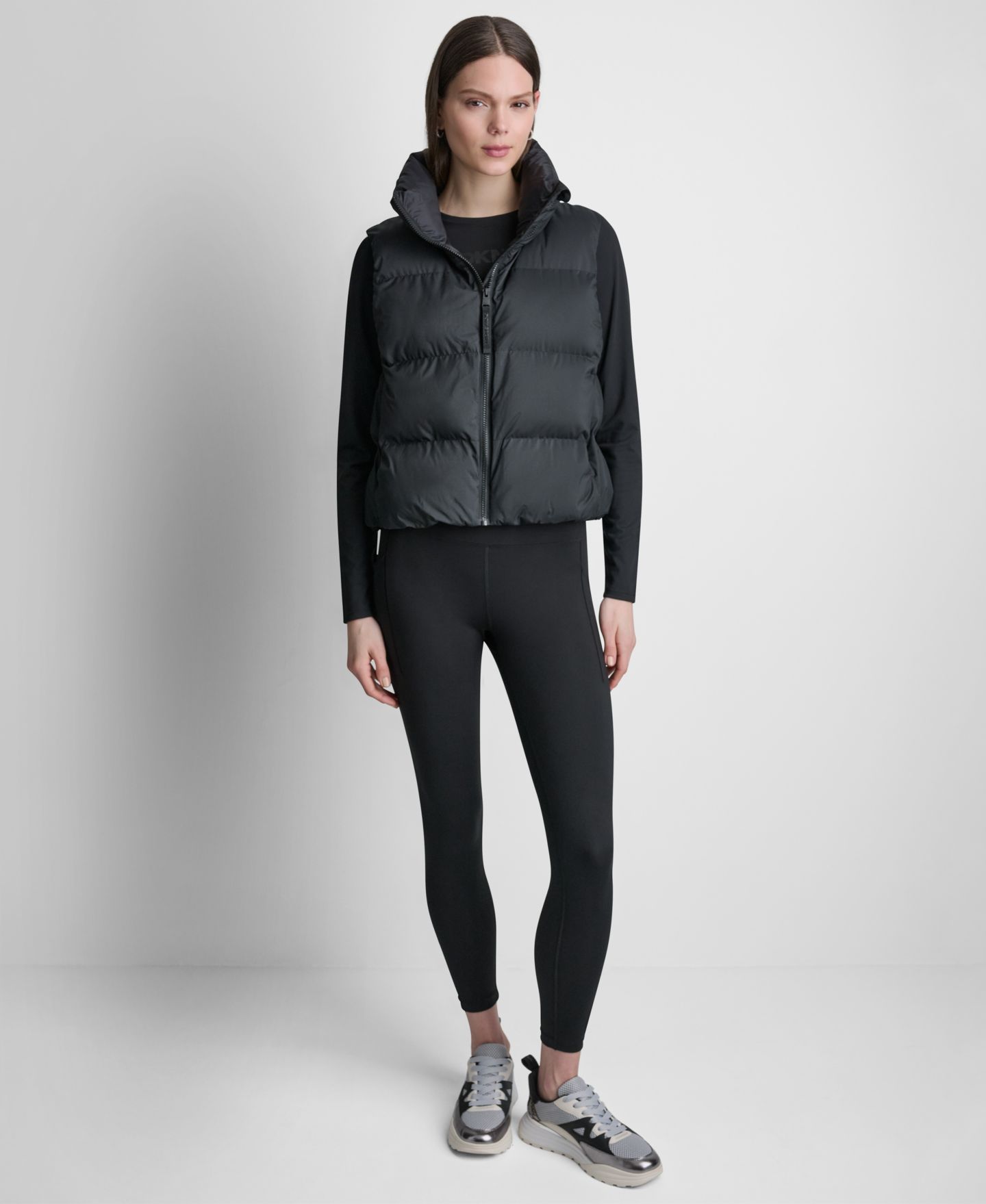 Женский жилет DKNY Sport Mock Neck Puffer Vest, цвет: Чёрный — фото 2