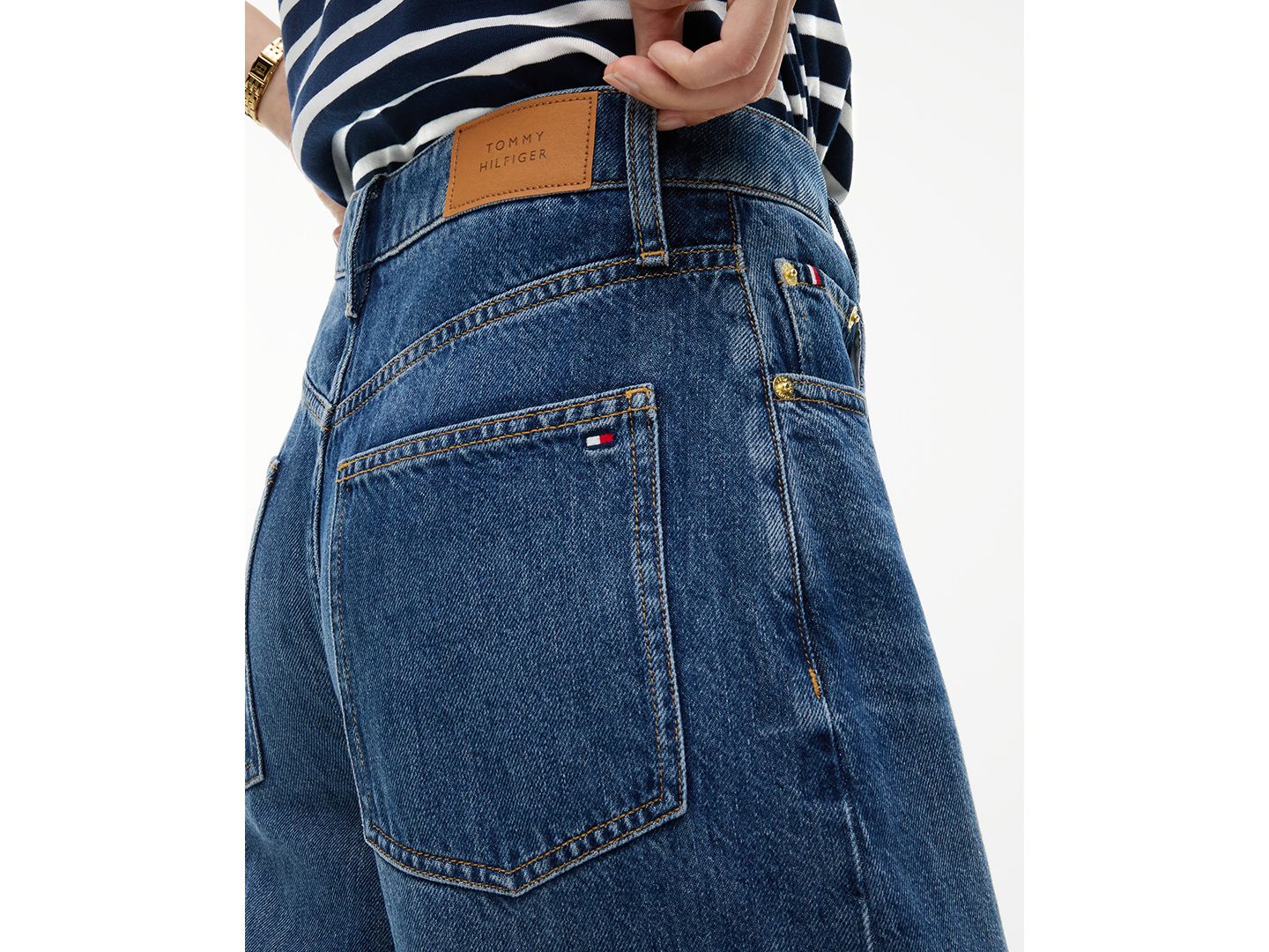 Женские джинсы Tommy Hilfiger Quinn Mid-Rise Barrel-Leg Dark-Rinse, цвет: Vin — фото 4
