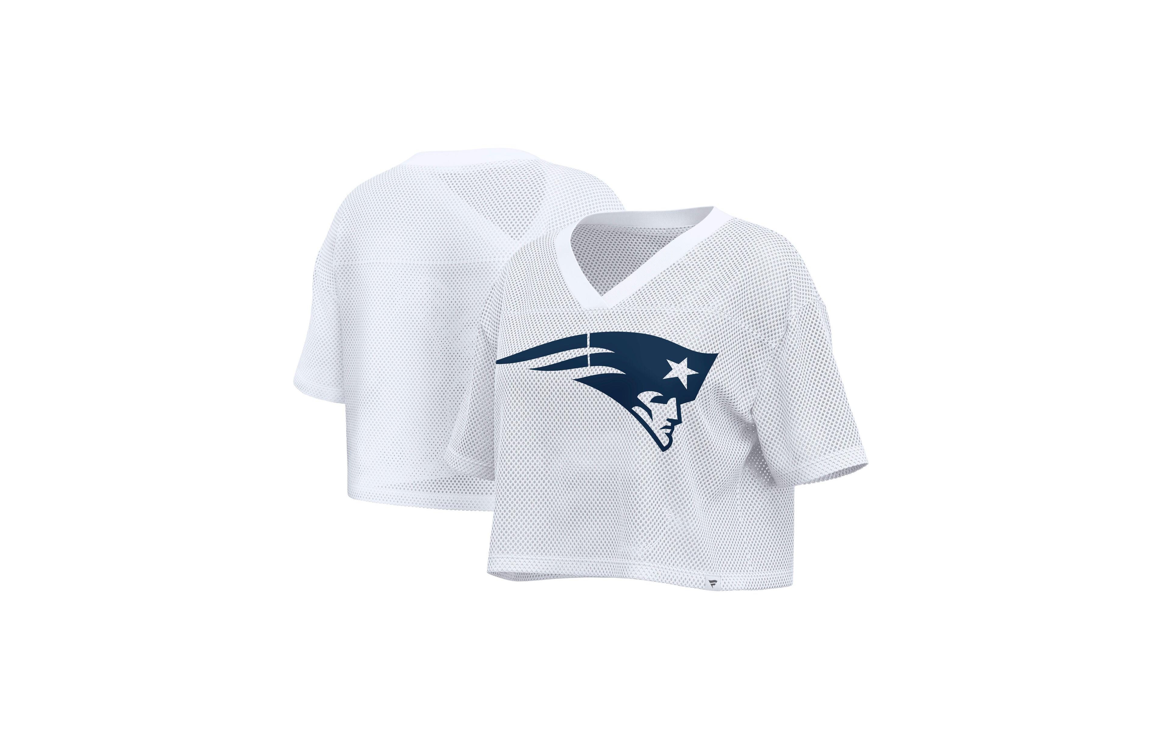 Fanatics Women's New England Patriots Oversized Cropped Mesh V-Neck Top