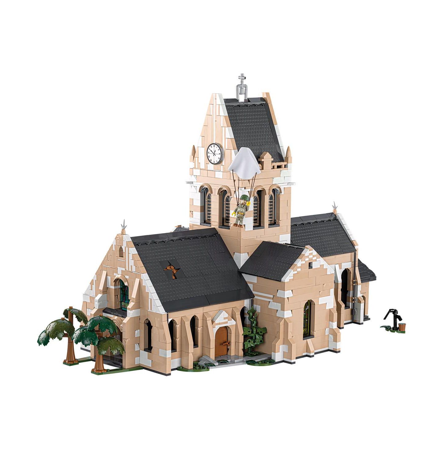 Детский конструктор COBI Historical Collection Sainte-Mere-Eglise Church 2,280-Piece Stained-Glass Building Set, Ages 11+ — фото 2