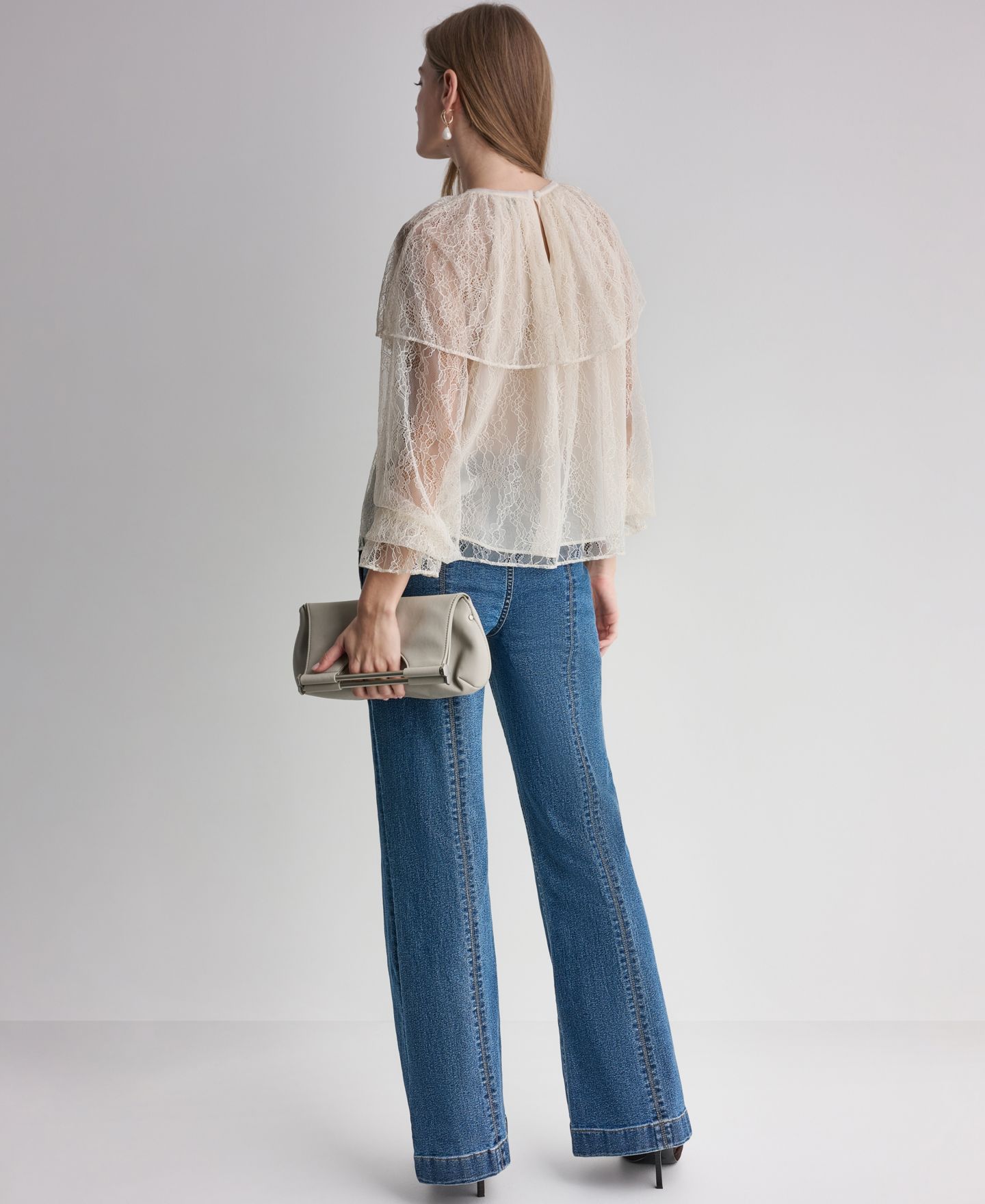Женская блузка BCBG Long-Sleeve Lace Cape, цвет: Buttercream — фото 10