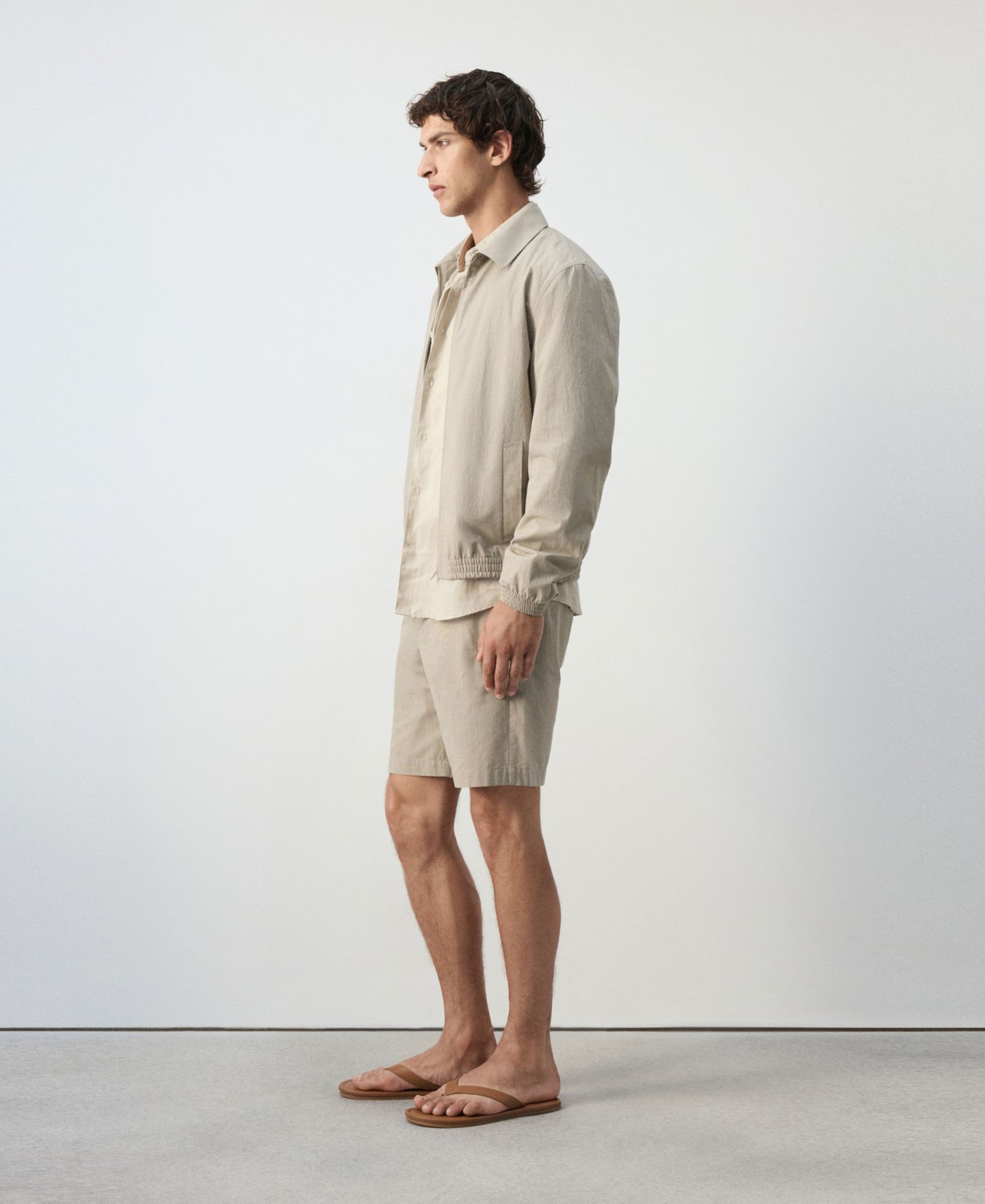 Мужские шорты Mango Slim-Fit Micro-Check Bermuda 8.54" InseamShorts, цвет: Бежевый — фото 4