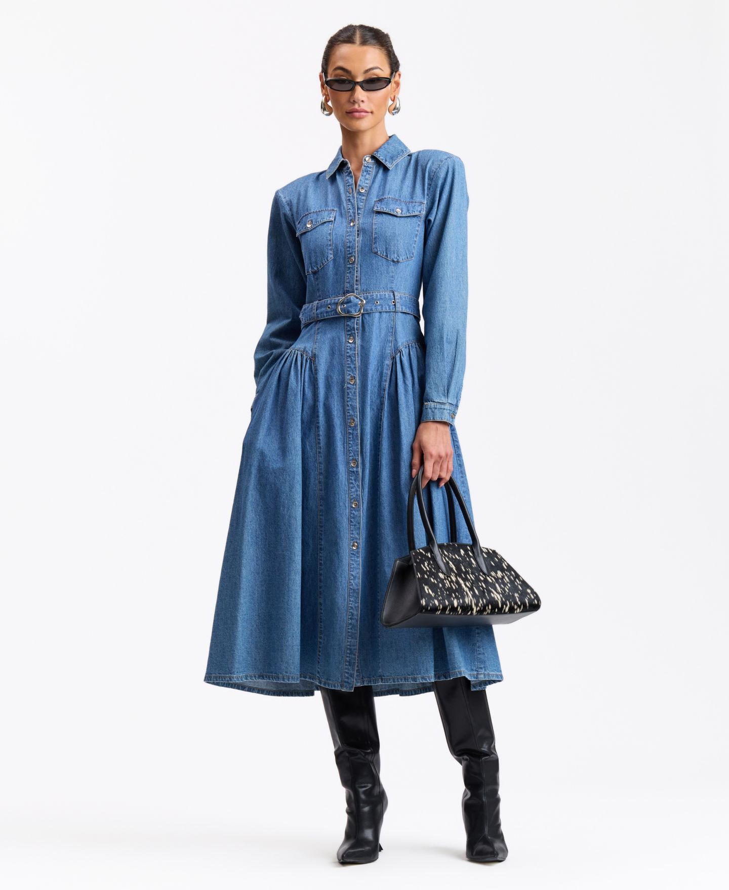 Женское платье Avec Les Filles Fit & Flare Belted Statement-Shoulder Denim Midi Shirt Dress, цвет: Варёный — фото 2