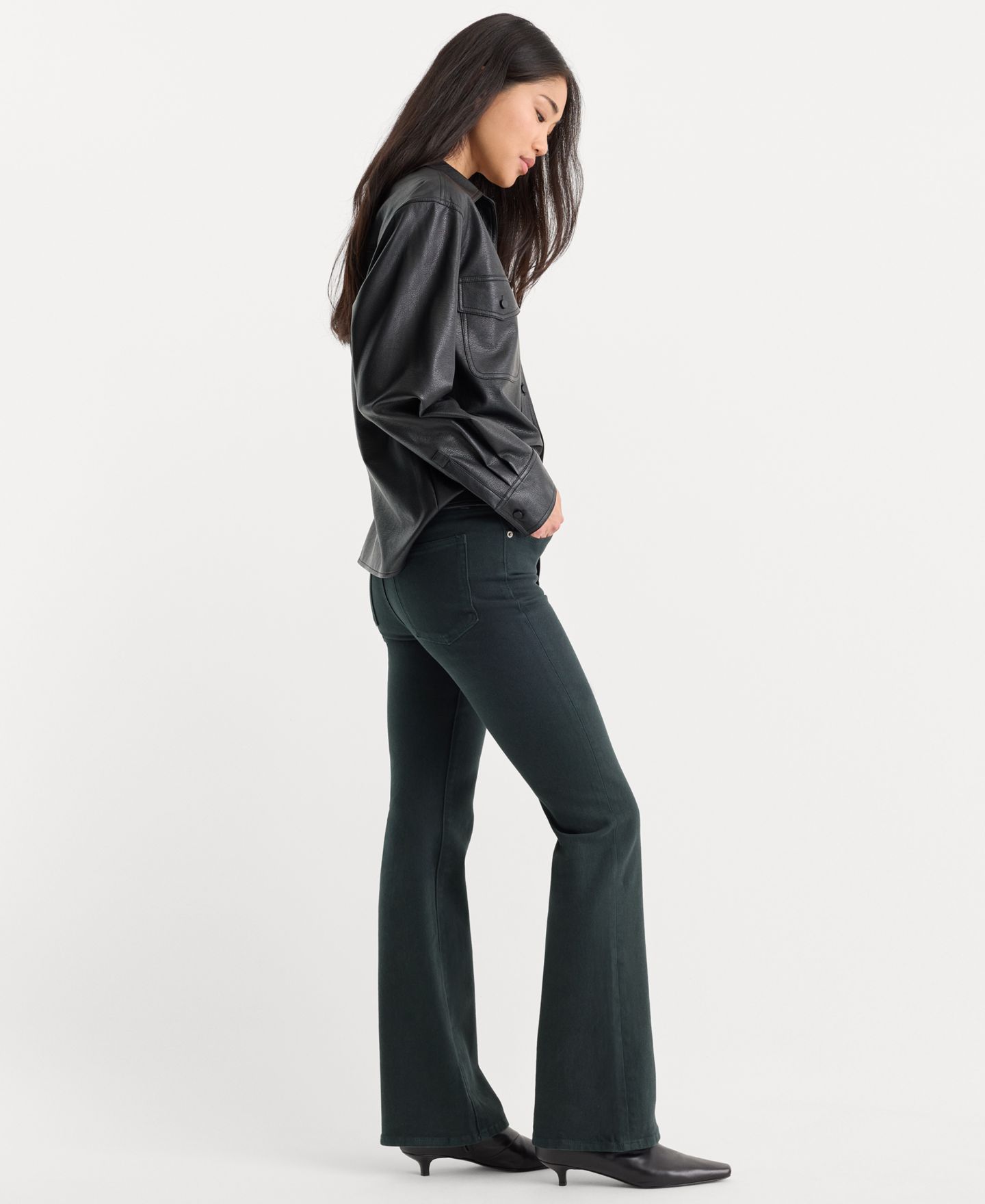 Женские джинсы Good American Good Classic High-Rise Bootcut Gap-Proof Waistband, цвет: Тёмно-зелёный — фото 3