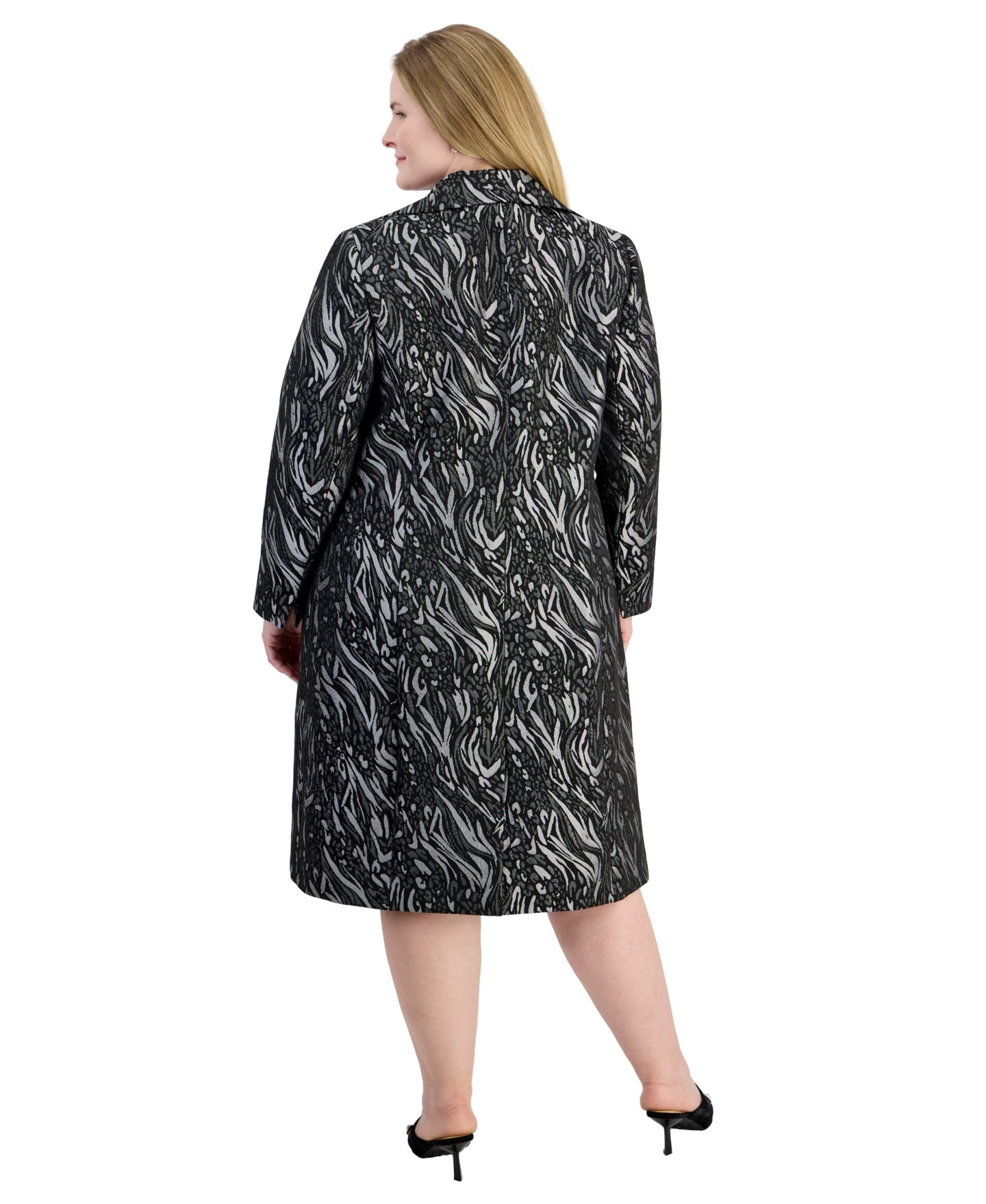 Женская куртка Kasper Plus Size Wing Collar Jacquard, цвет: Светлый оловянный / Чёрный — фото 4