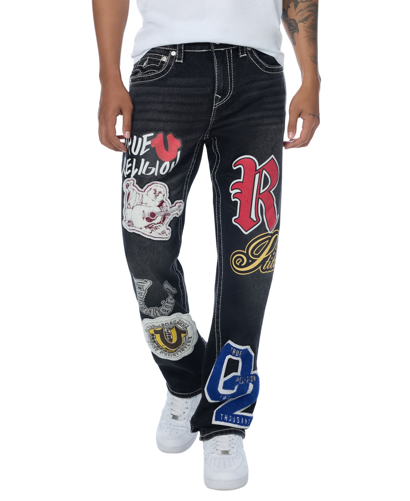 Мужские джинсы True Religion Ricky Straight-Leg Graphic Patches Big T Stitching, цвет: Чёрный варёный — фото 1