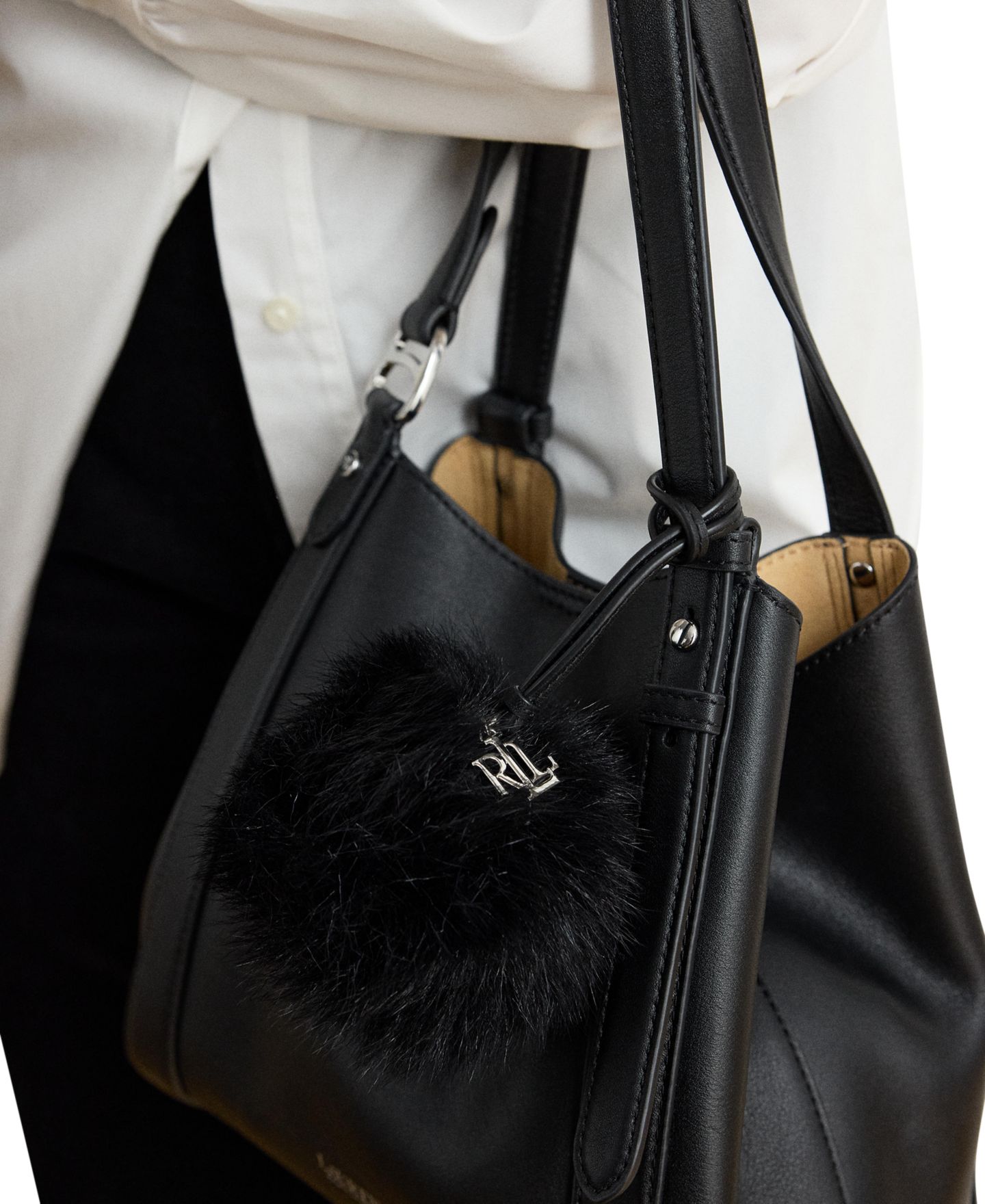 Женский брелок Lauren Ralph Lauren Leather and Shearling Pom-Pom Bag Charm, цвет: Чёрный — фото 2