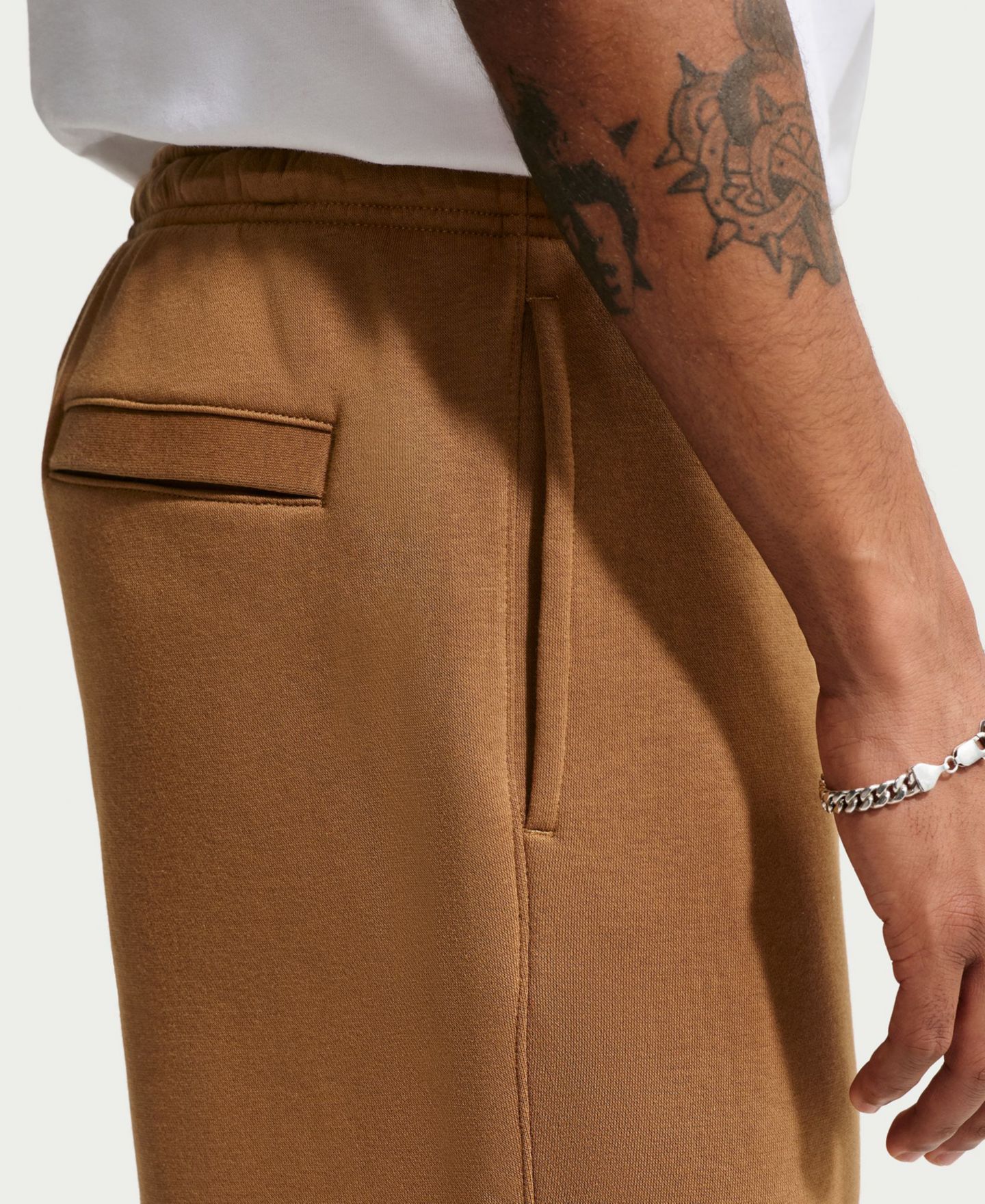 Мужские брюки Nike Club Brushed Fleece Open Hem, цвет: Коричневый / Белый — фото 5