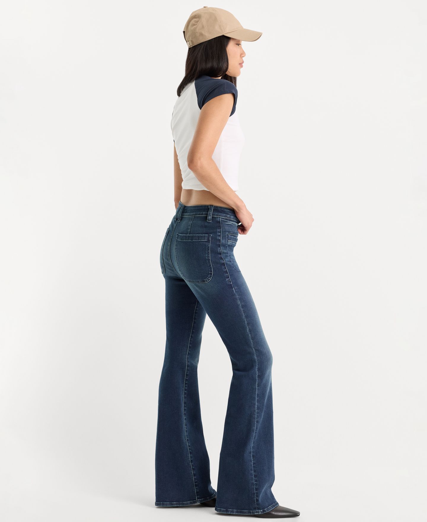 Женские джинсы Good American Petite SoftTech Mid-Rise Flare Front Pocket, цвет: Lyrical — фото 3