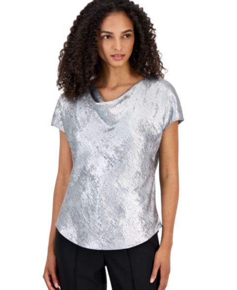 Женская блузка Anne Klein Cowl Neck Short-Sleeve Metallic, цвет: Серебряный