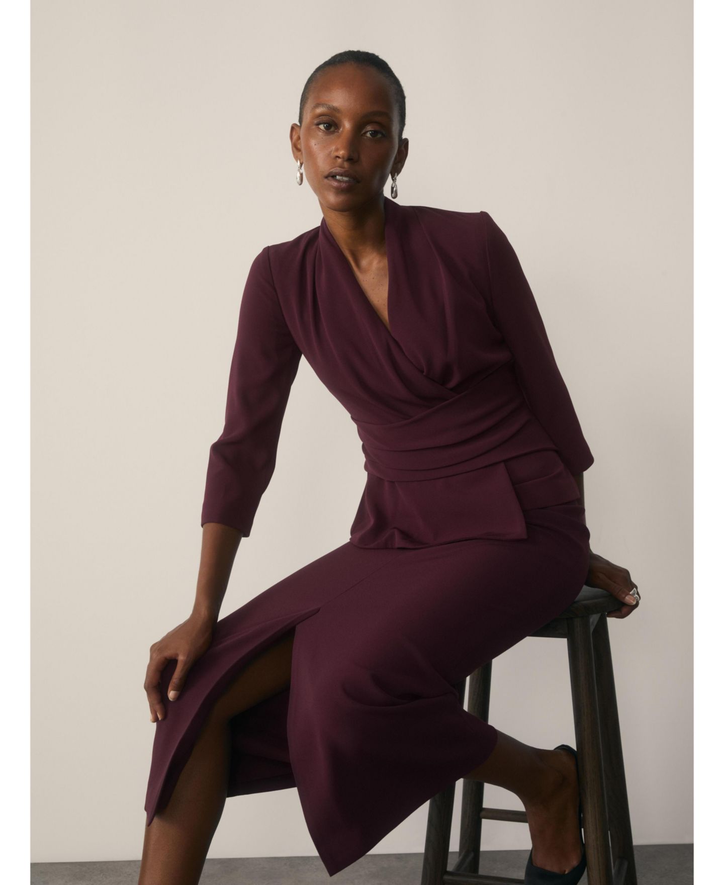Женская юбка The Fold Oliena High-Waisted Midi Pencil, цвет: Фиолетовый — фото 7