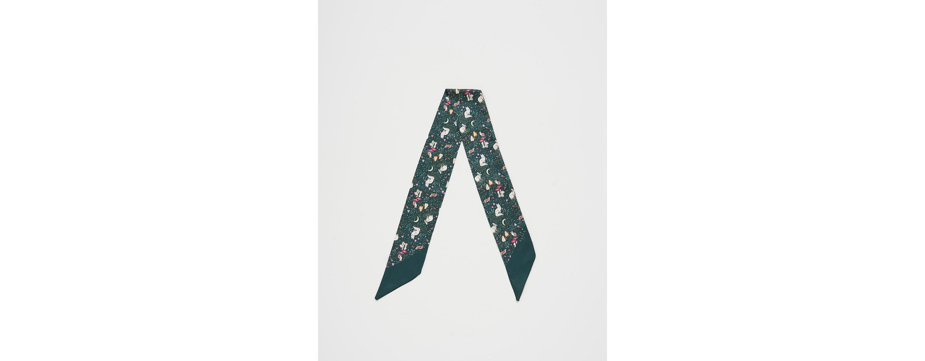 Fable England Women's Niva Skinny Scarf in Forest