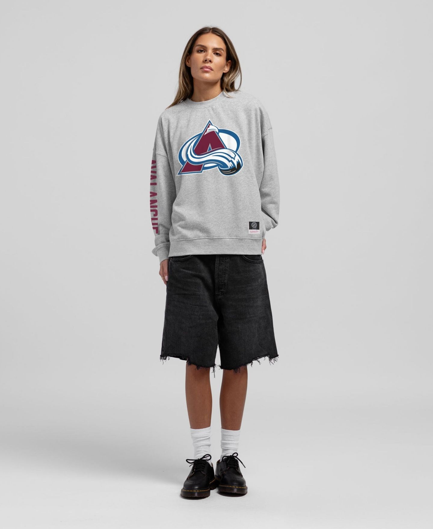 Женская толстовка Mitchell & Ness Heather Gray Colorado Avalanche Core 3-Hit Oversized — фото 1