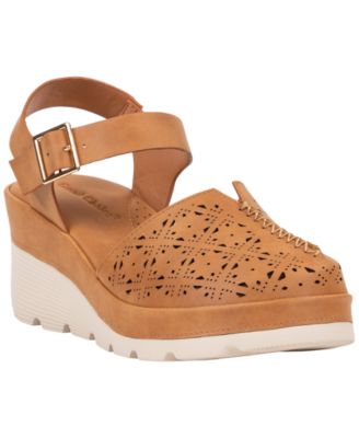 Women's Carmel Laser-Cut Wedge Pumps