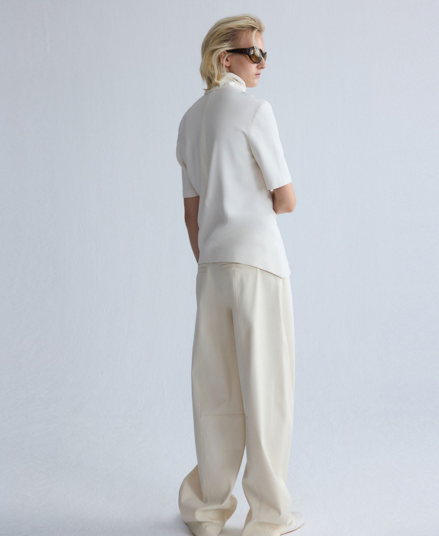 Женская блузка Mango Selection High-Neck Asymmetric-Hem, цвет: Молочный белый — фото 3