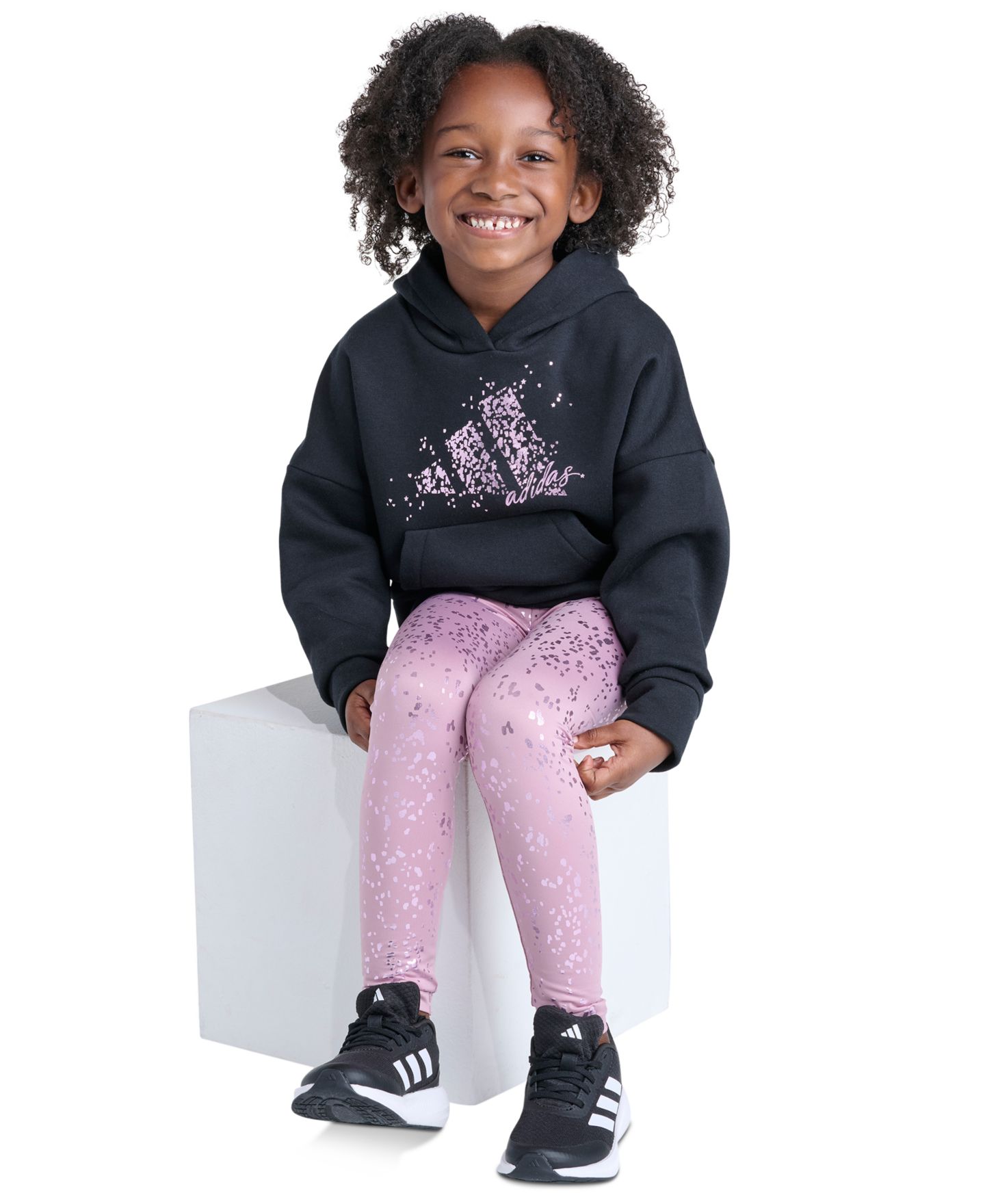 Комплект adidas Hooded Kangaroo-Pocket All-Over-Print Pullover and Leggings, 2-Piece Set для девочек, цвет: Чёрный — фото 2
