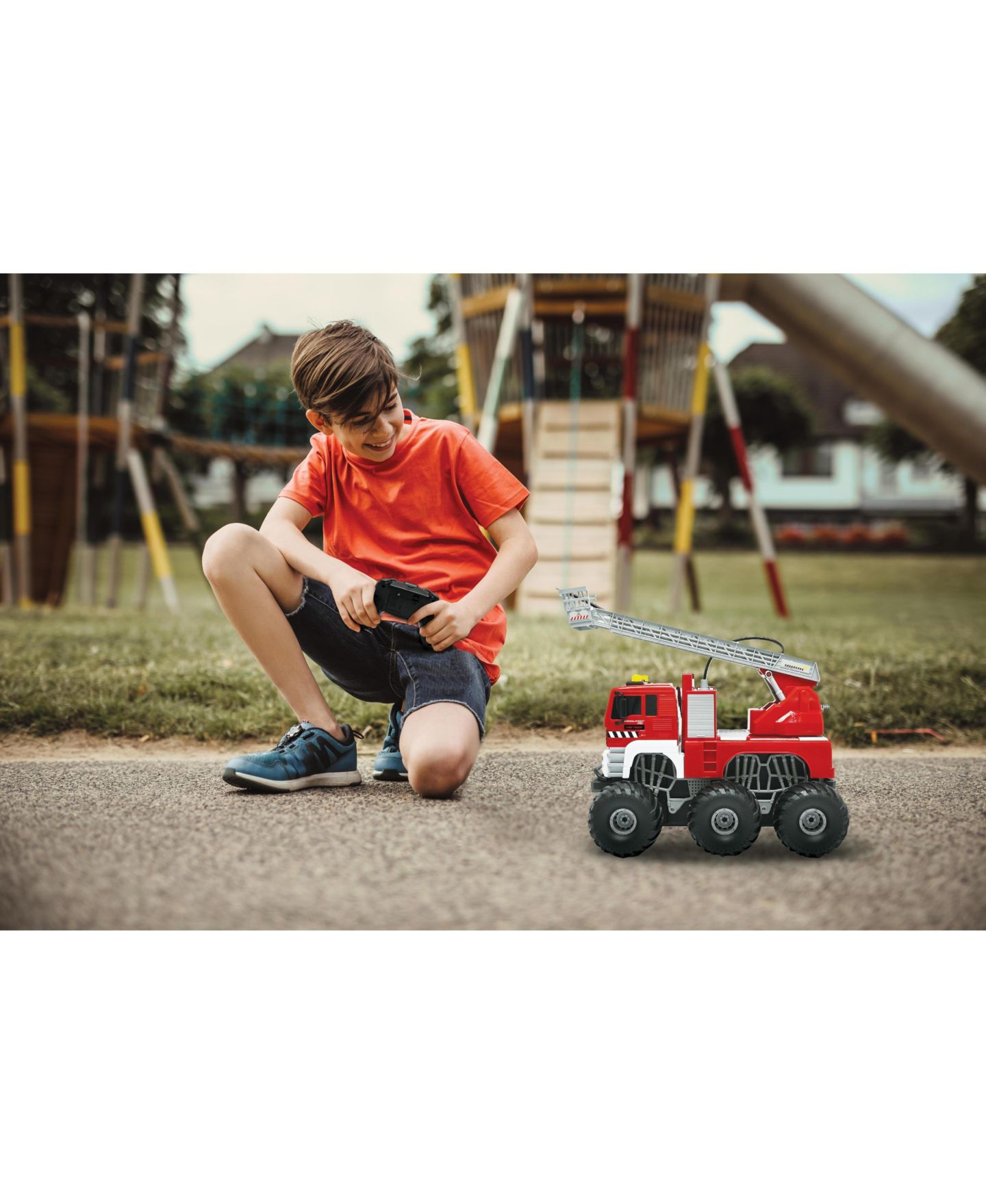 Детская игрушка Lexibook 1:24 Scale Crosslander Pro Remote-Controlled Light Effects RC Fire Truck — фото 5