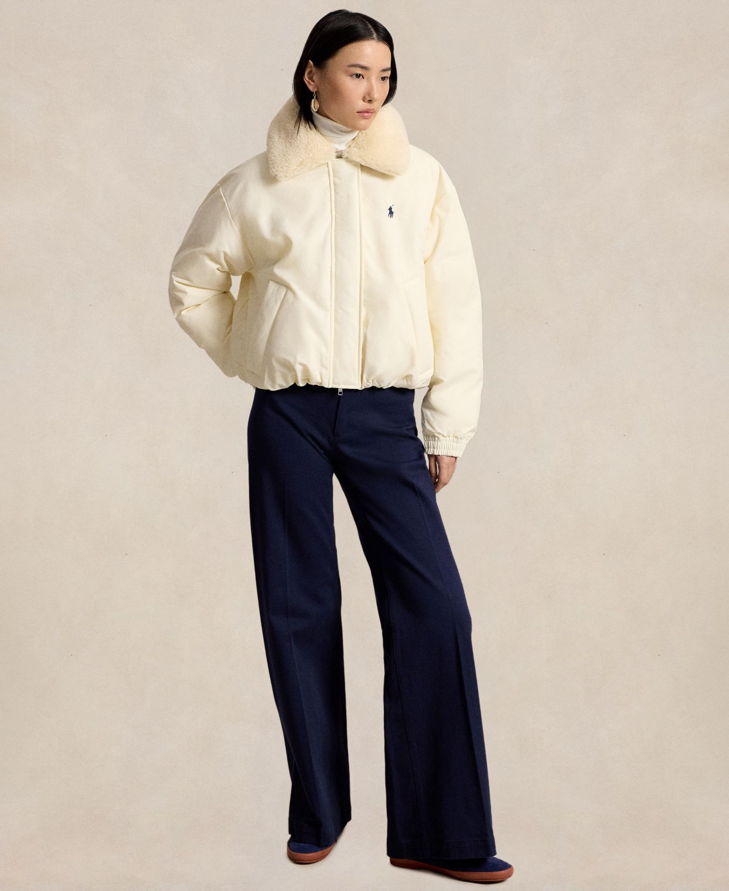 Женская куртка Polo Ralph Lauren Water-Resistant 750-Fill-Power Down High-Pile-Collar, цвет: Кремовый — фото 2
