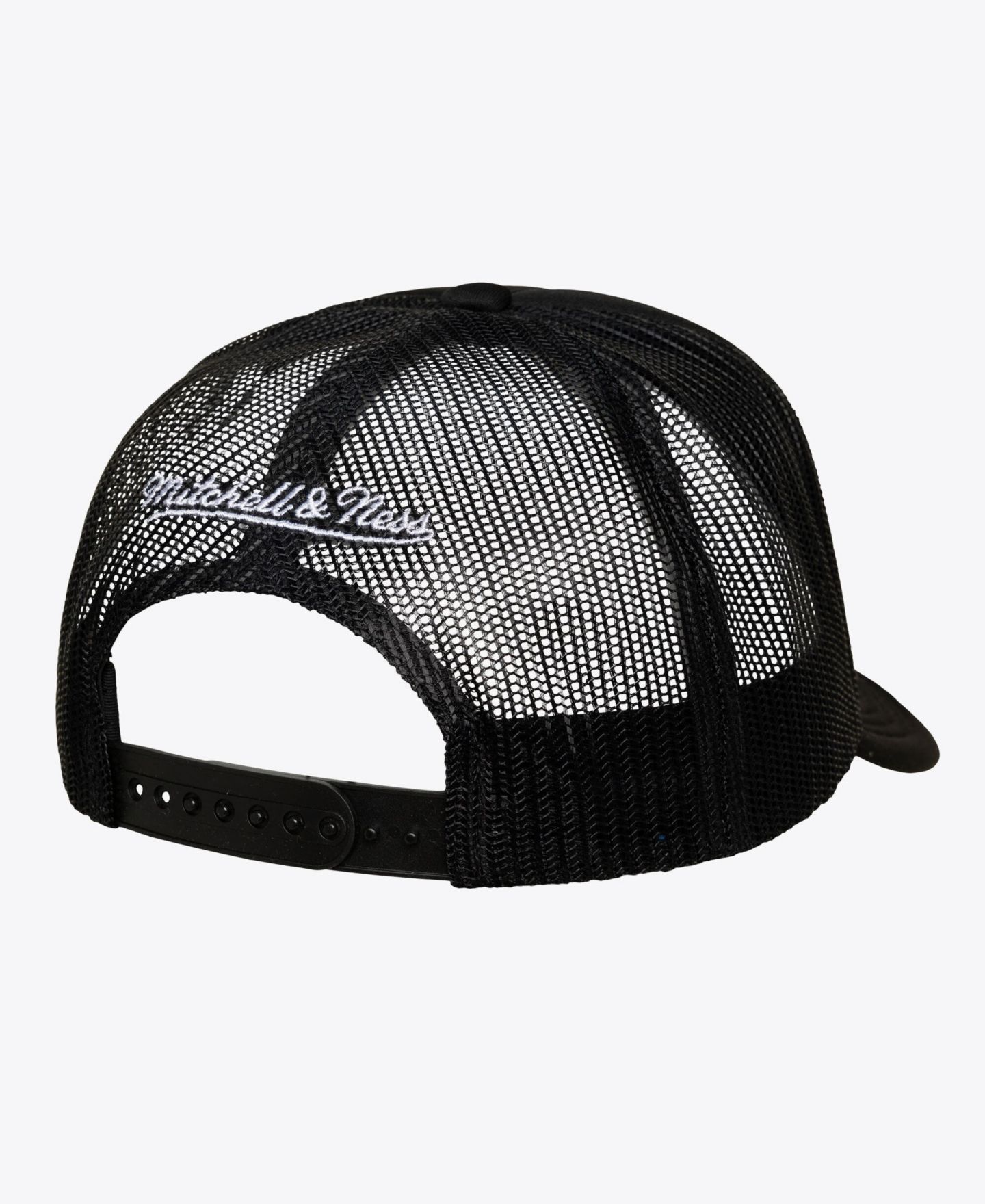 Кепка Mitchell & Ness Black Indiana Fever Script Pro Pinch Adjustable Trucker Hat — фото 2