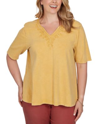 Plus Size Soutache V-Neck Knit Top