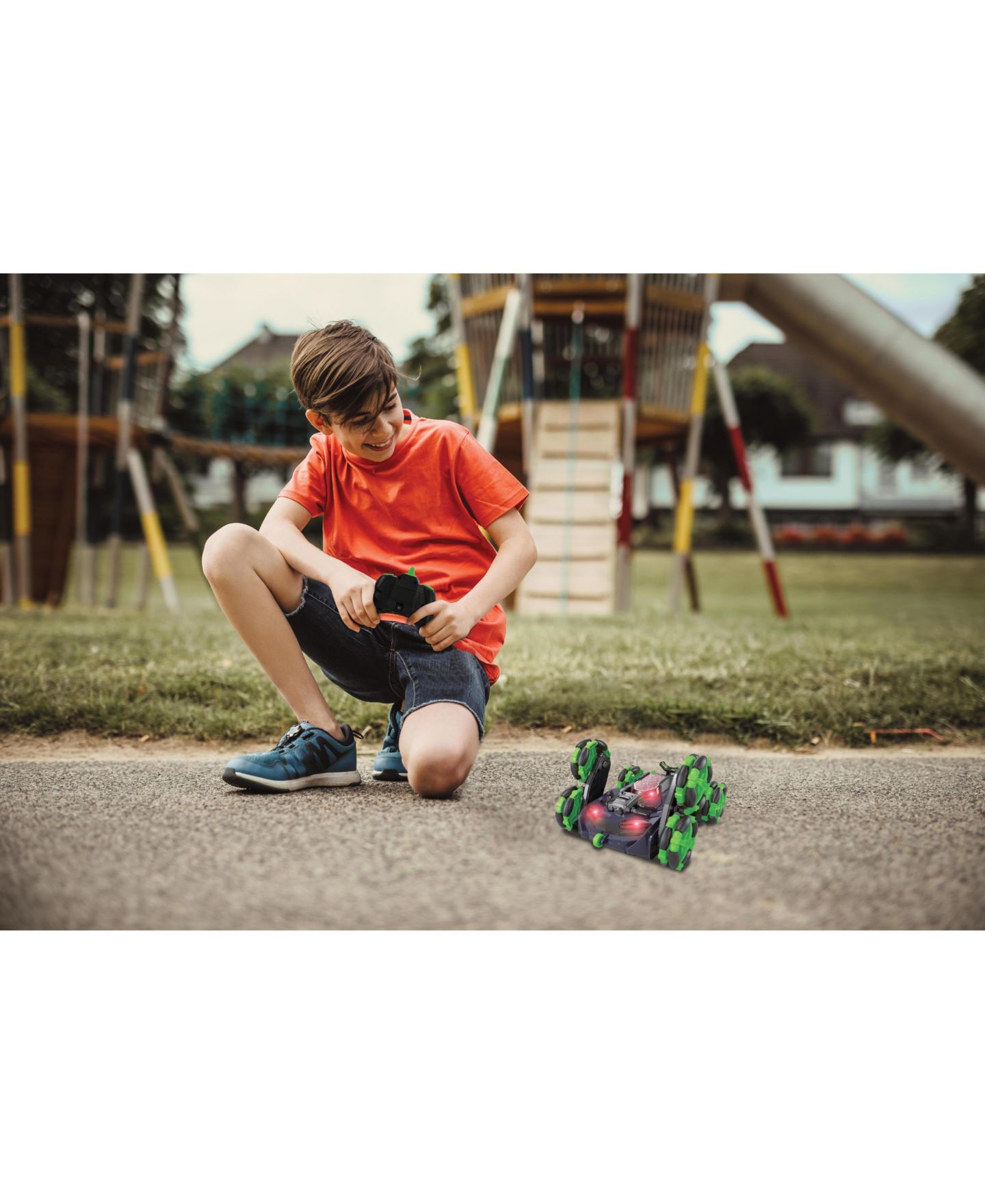 Детская игрушка Lexibook Crosslander Flip Rechargeable 360-Degree Rotation Remote Control Car with Sound and Light Effects — фото 3