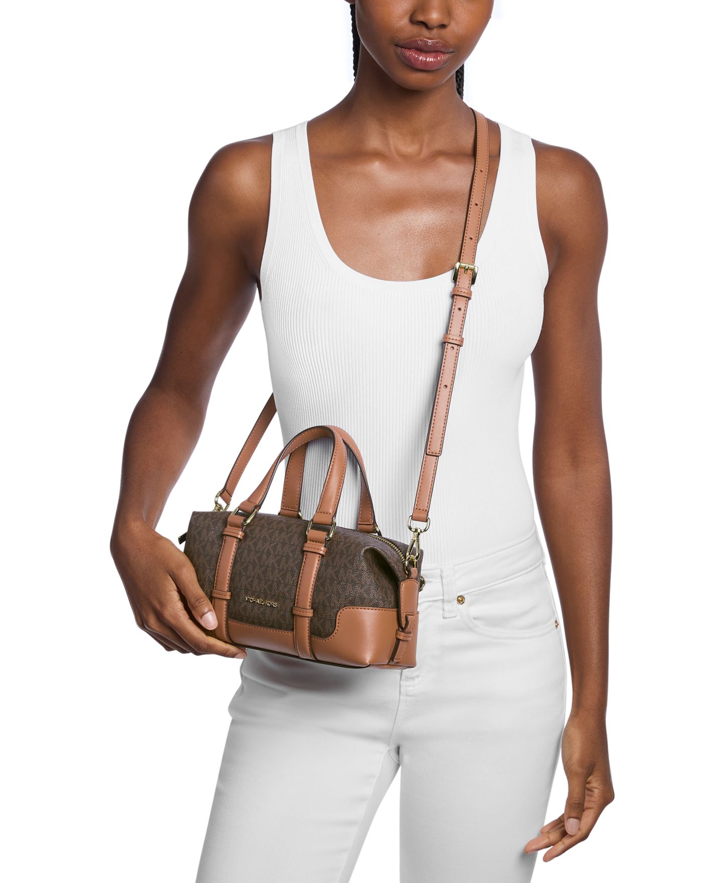 Женская сумка Michael Kors Teddi Extra Small Slouchy Adjustable Crossbody Handbag, цвет: Коричневый — фото 4