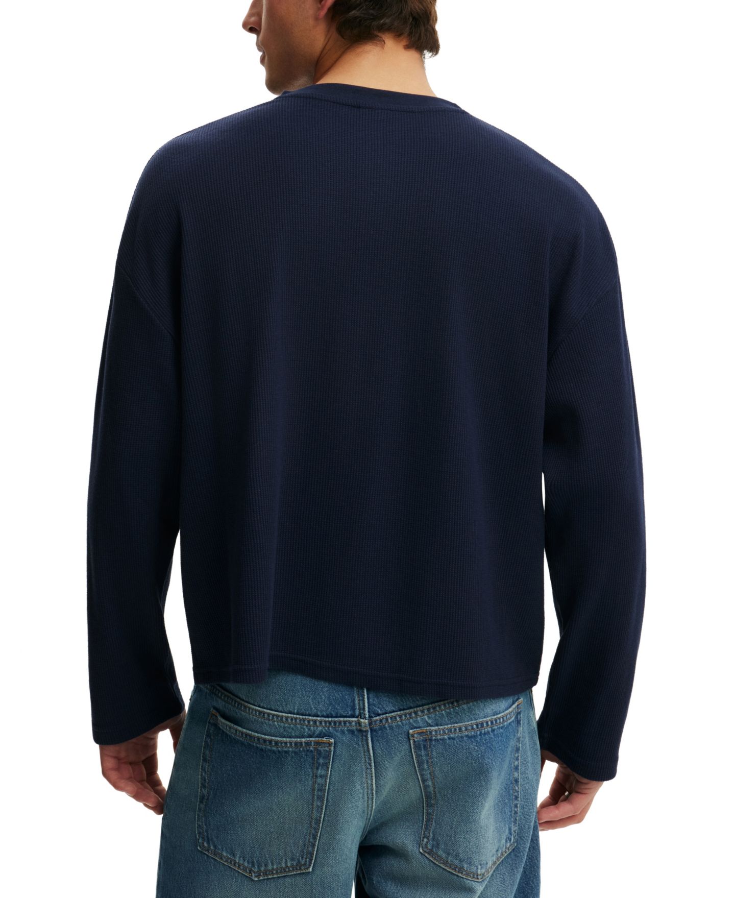 Мужской топ Cotton On Waffle-Knit Long-Sleeve Relaxed-Fit Cotton-Blend Henley, цвет: Винтажный тёмно-синий — фото 4