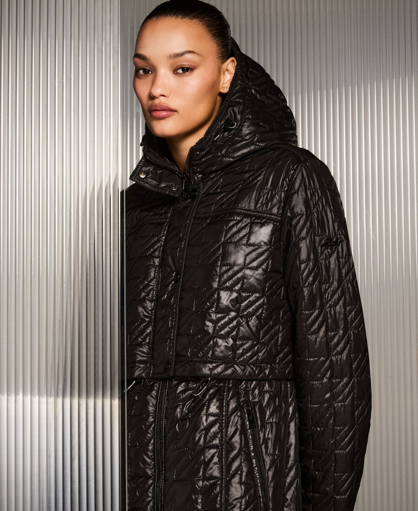 Женское пальто KARL LAGERFELD PARIS Hooded Anorak Star-Quilted, цвет: Чёрный — фото 8