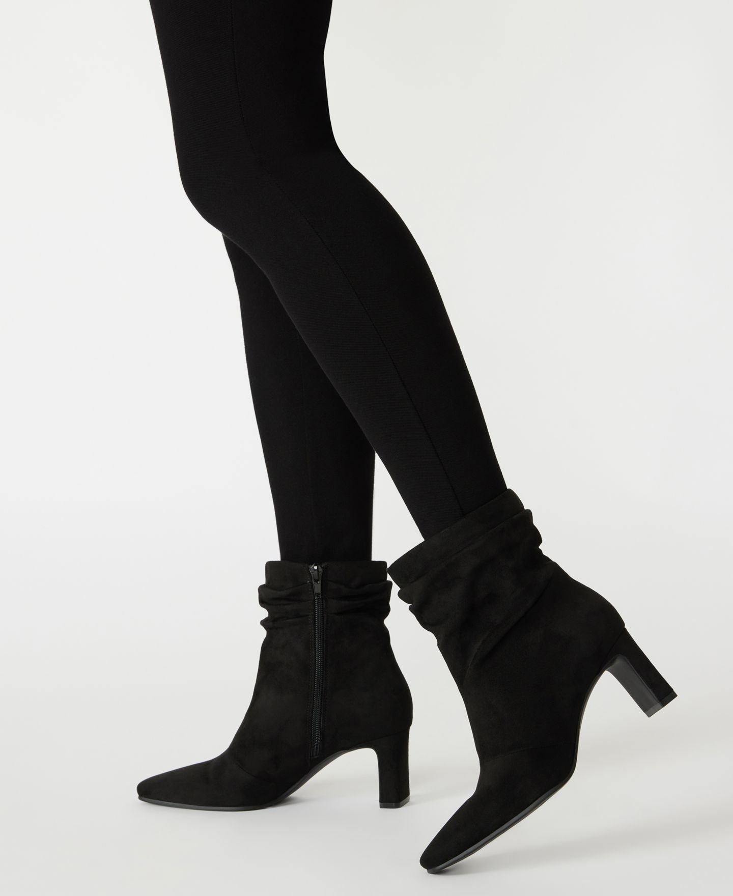 Женские ботинки Anne Klein Cabrini Block Heel Square Toe Booties, цвет: Чёрный — фото 7