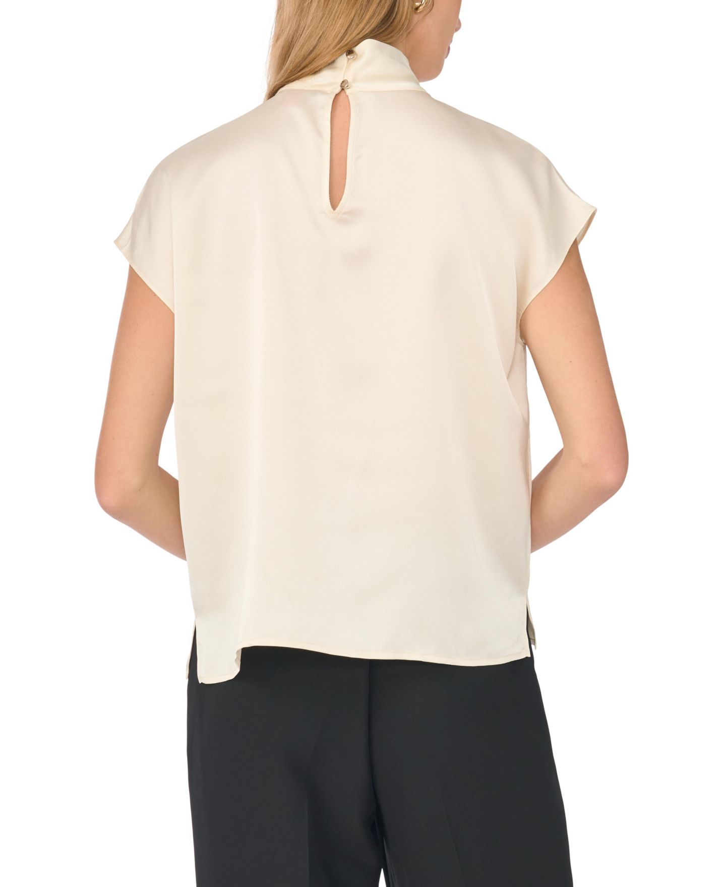 Женская блузка Vince Camuto Mock Neck Short-Sleeve Satin, цвет: Берёзовый — фото 4