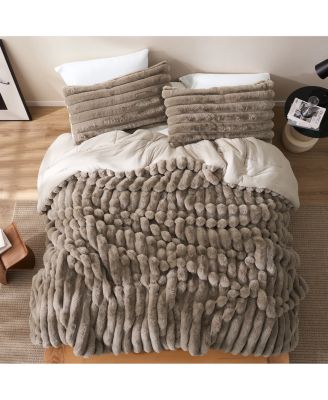 Roy Cordi Oversized Comforter
