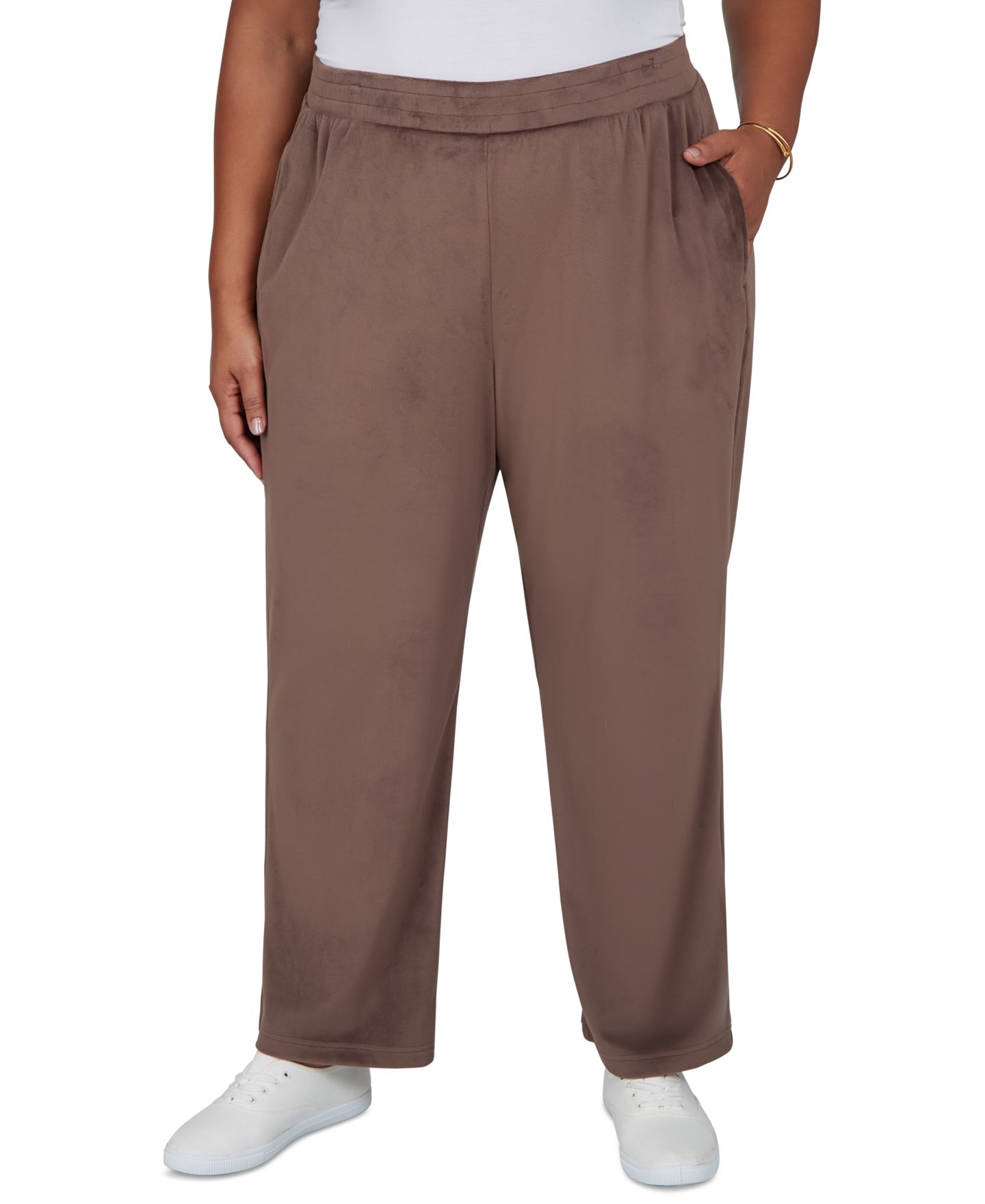 Женские брюки Alfred Dunner Plus Size Pull-On Straight-Leg Elastic-Waist Faux Suede, цвет: Мокко — фото 1
