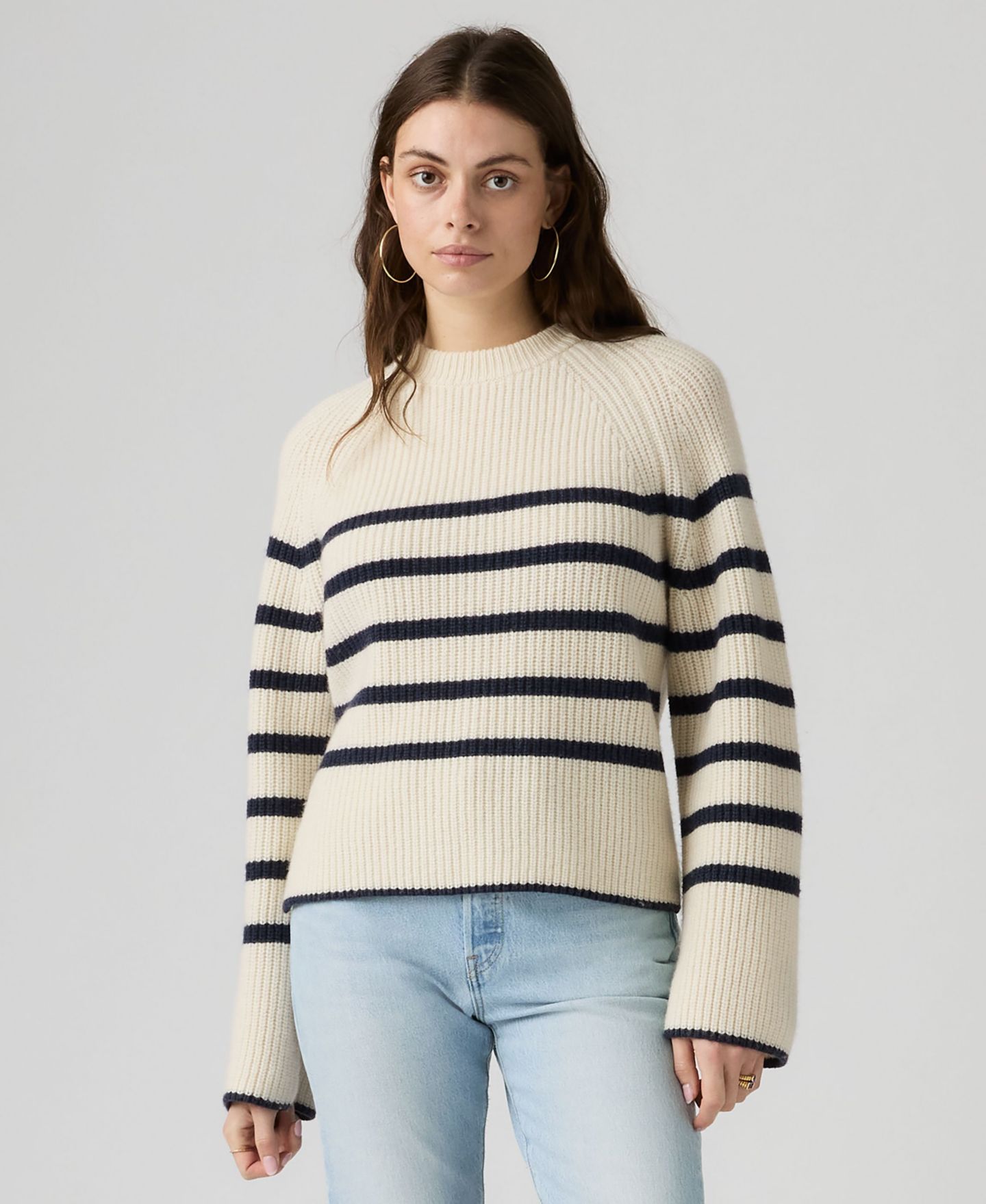 Женский свитер Levi's Premium Frida Long-Sleeve Crewneck Stripe, цвет: Полосатый — фото 2