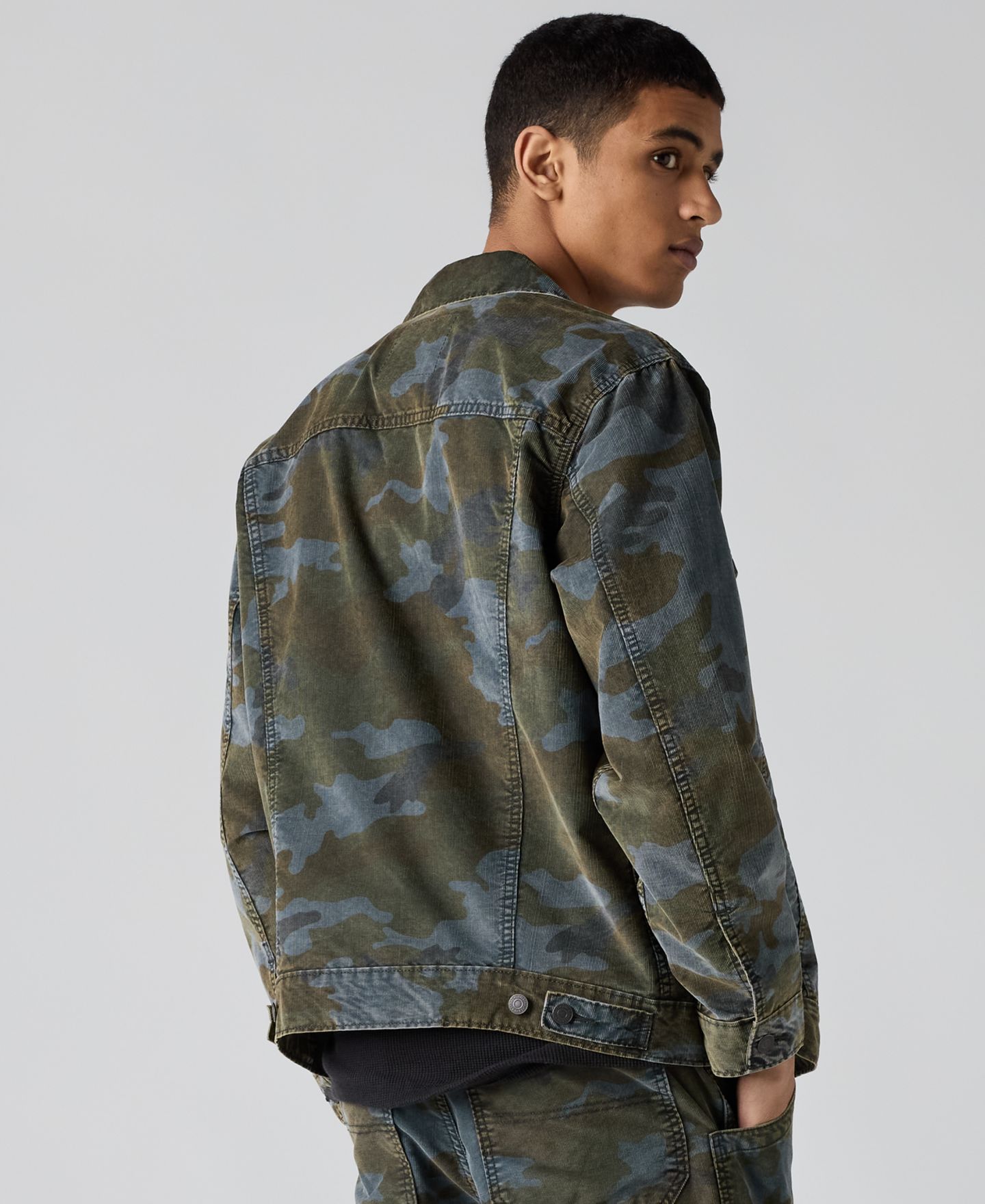 Мужская куртка Levi's Premium Relaxed Trucker Cotton, цвет: Серый снежный — фото 4