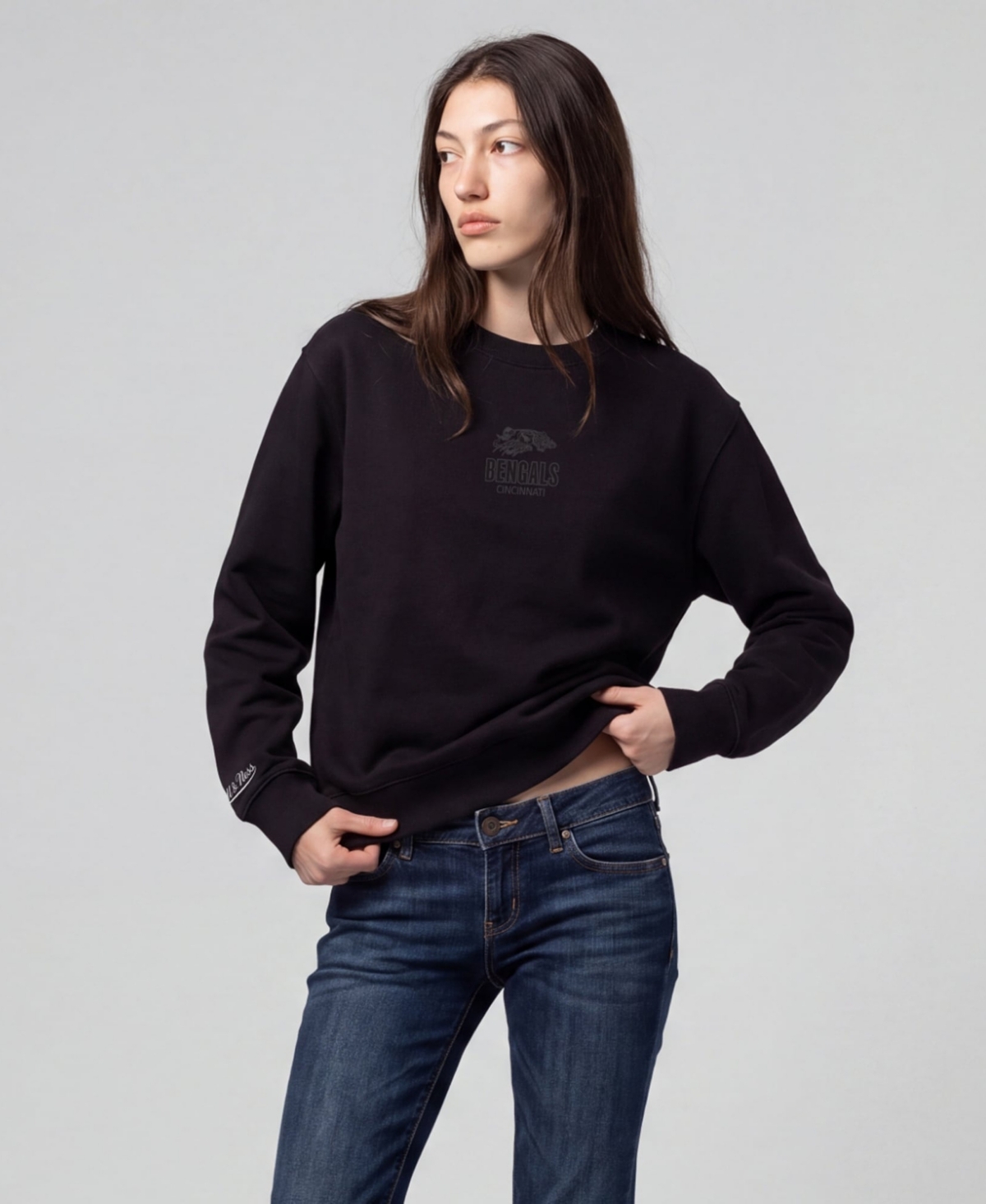 Mitchell & Ness Women's Core Essentials Cincinnati Bengals Graphic Dropped-Shoulder Sweatshirt - Black
