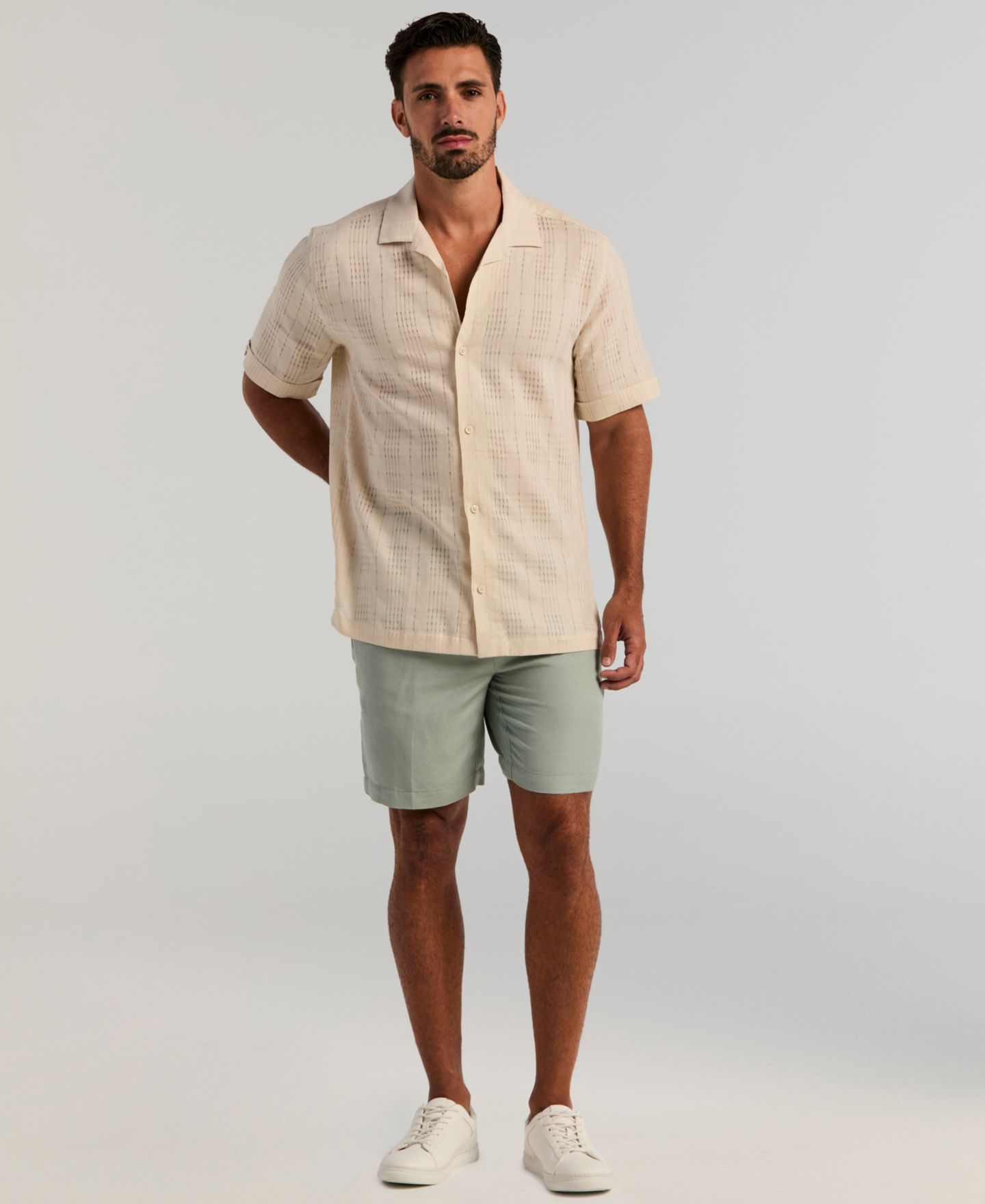 Мужская рубашка Cubavera Linen-Blend Camp-Collar Short-Sleeve Classic-Fit, цвет: Rainy Day — фото 2