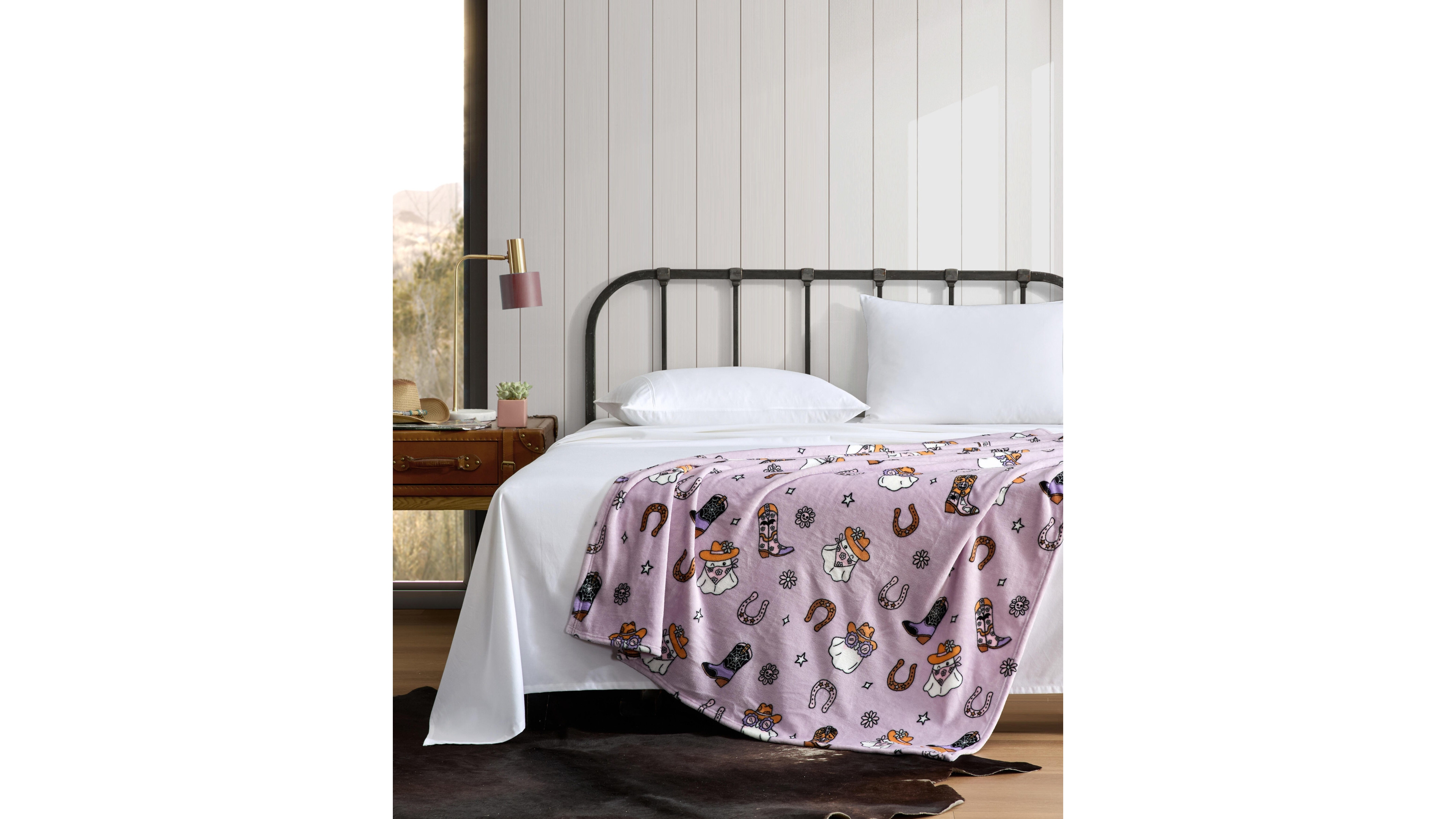 Wrangler Cute Ghosts Printed Plush Throw, 70" X 50"