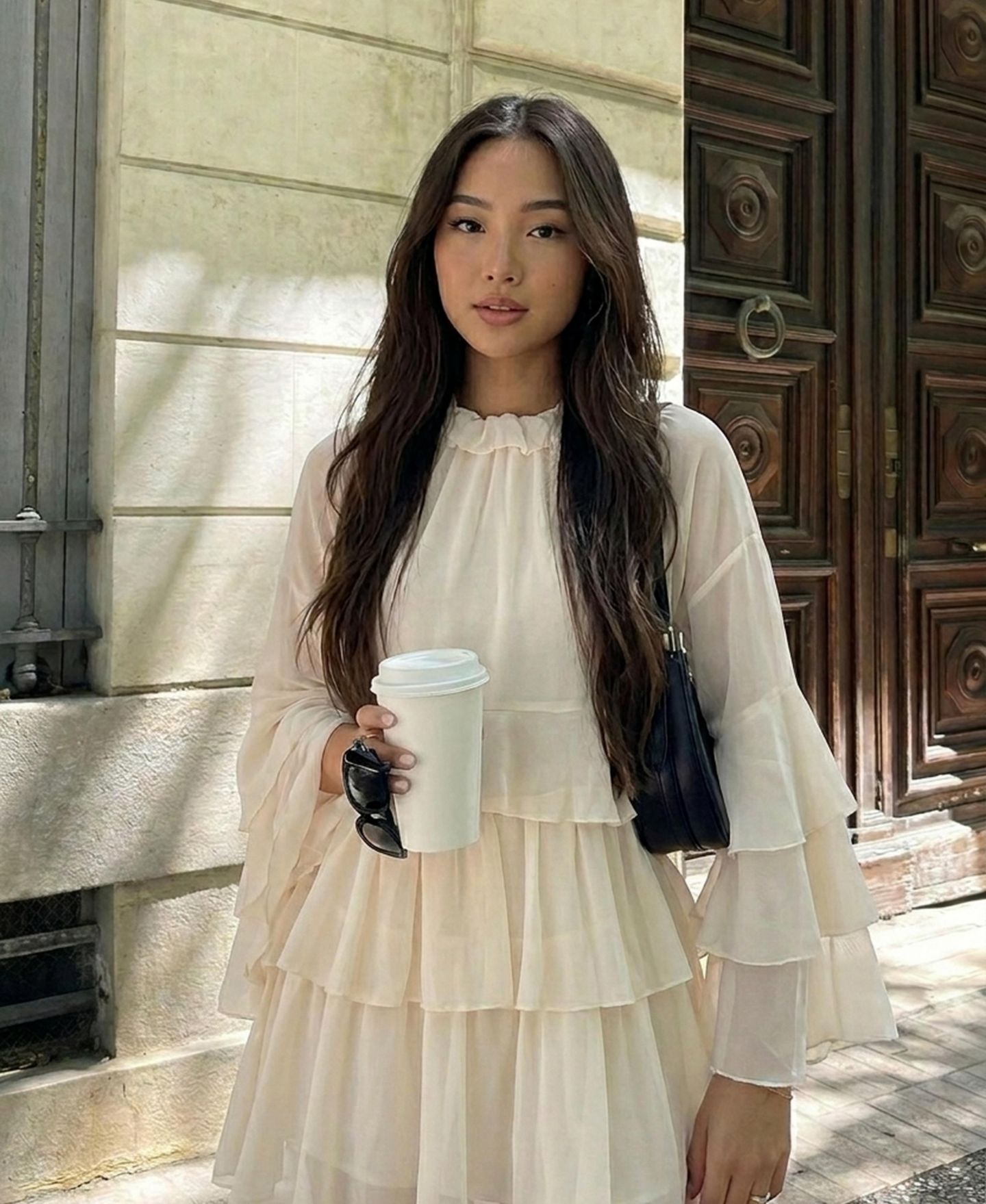 Женский комплект Modenaire Long-Sleeve Bell-Sleeve Blouse and Tiered Mini Skirt, 2-Piece Set — фото 8