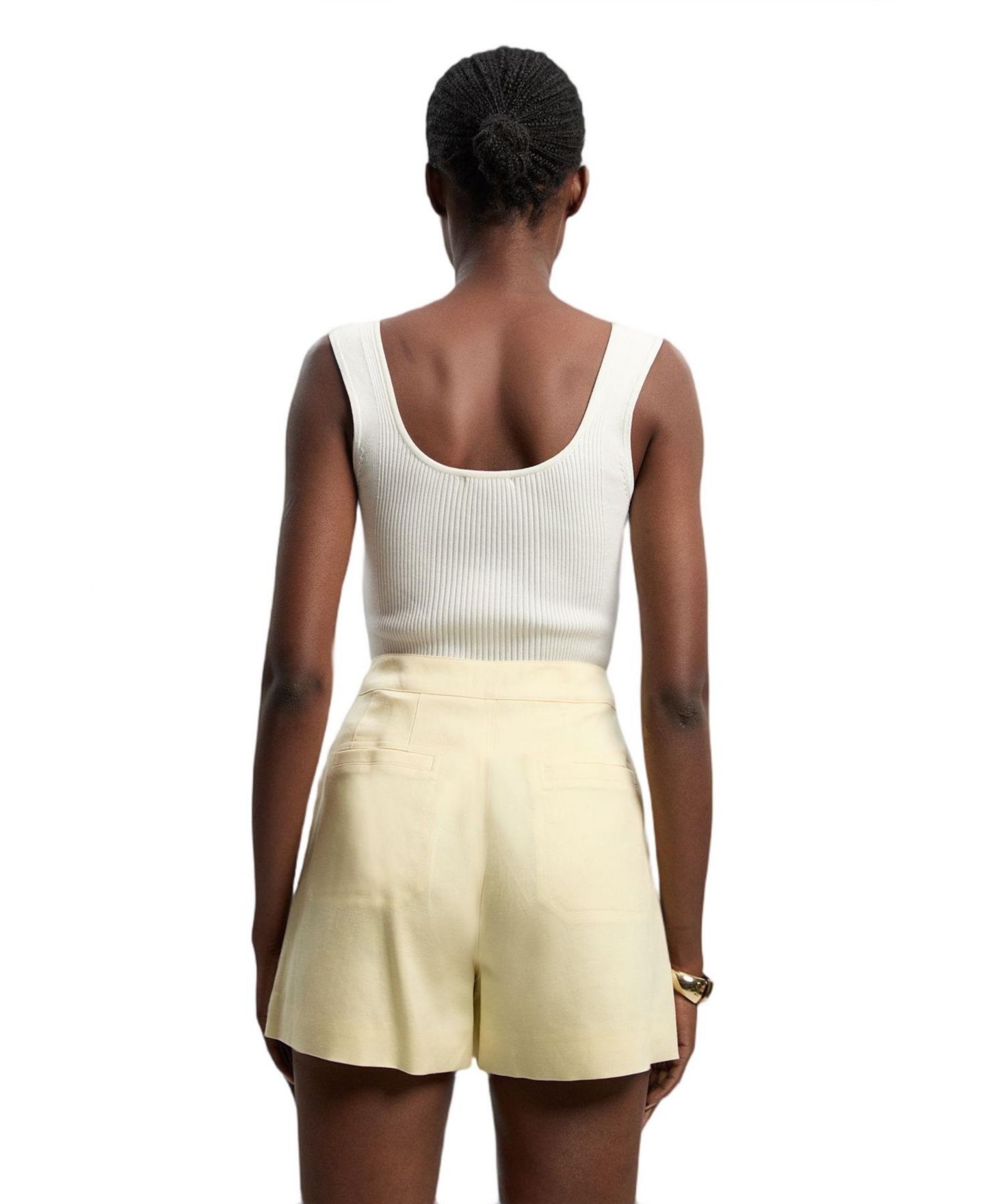 Женские шорты Karen Millen High-Waisted Tailored Button-Front Shorts, 17.72" Inseam, цвет: Кремовый — фото 3