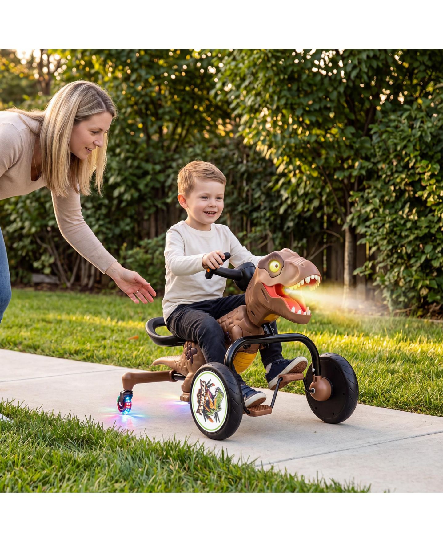 Детская игрушка Costway Dinosaur Drift Tricycle with Lights & Mist Spray, 66 lb. Capacity, Ages 3-8, цвет: Коричневый — фото 2