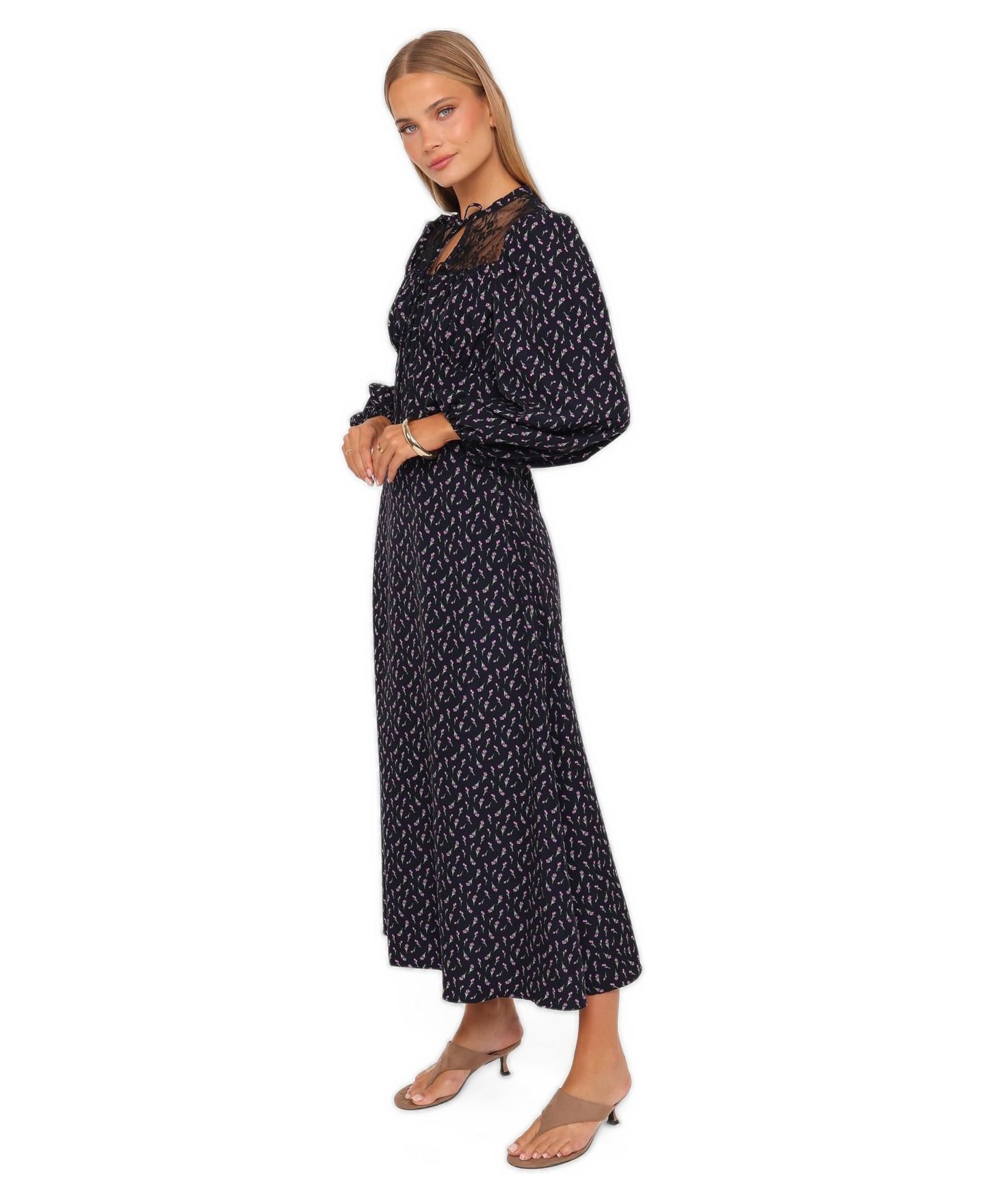 Женское платье Petal and Pup Tillie High Tie-Neck Lace Maxi, цвет: Тёмно-синий с принтом — фото 2